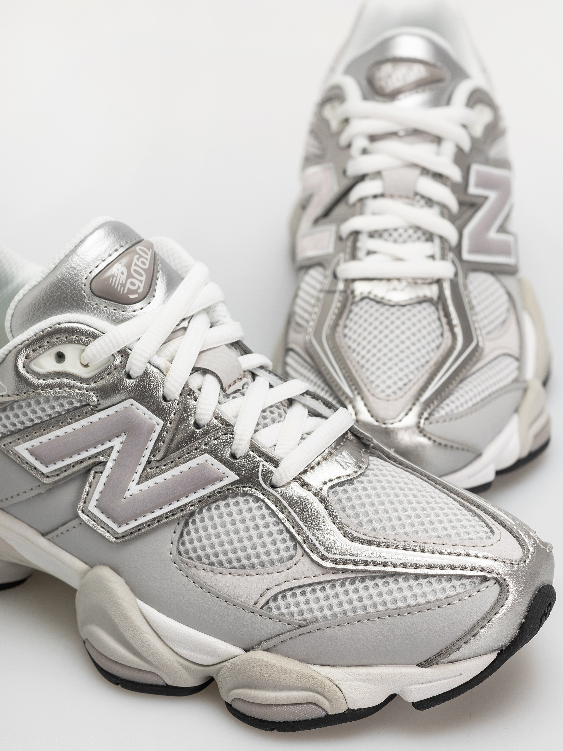 Pantofi New Balance 9060 - gri (raincloud/truffle salt)