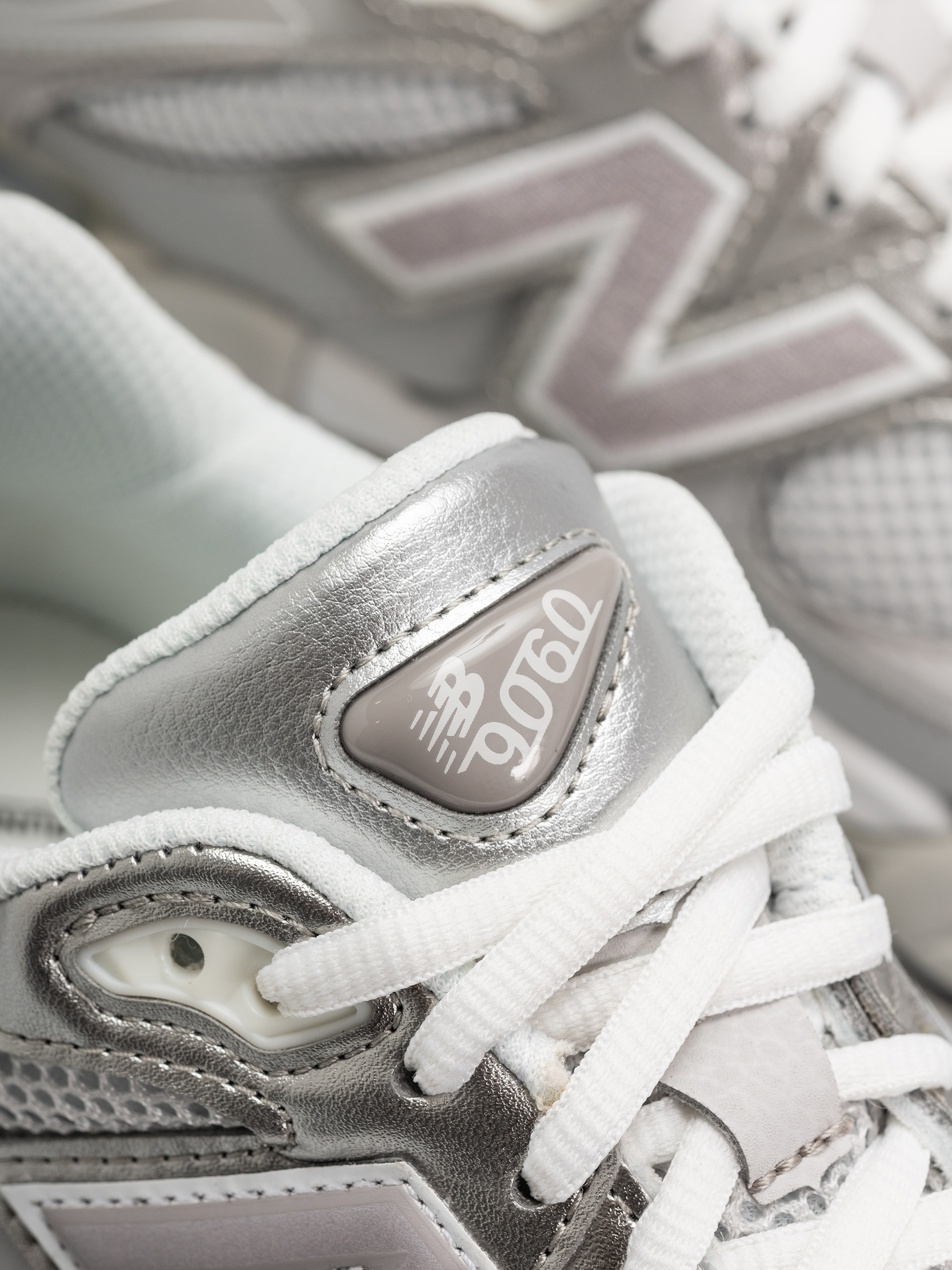 Pantofi New Balance 9060 (raincloud/truffle salt)