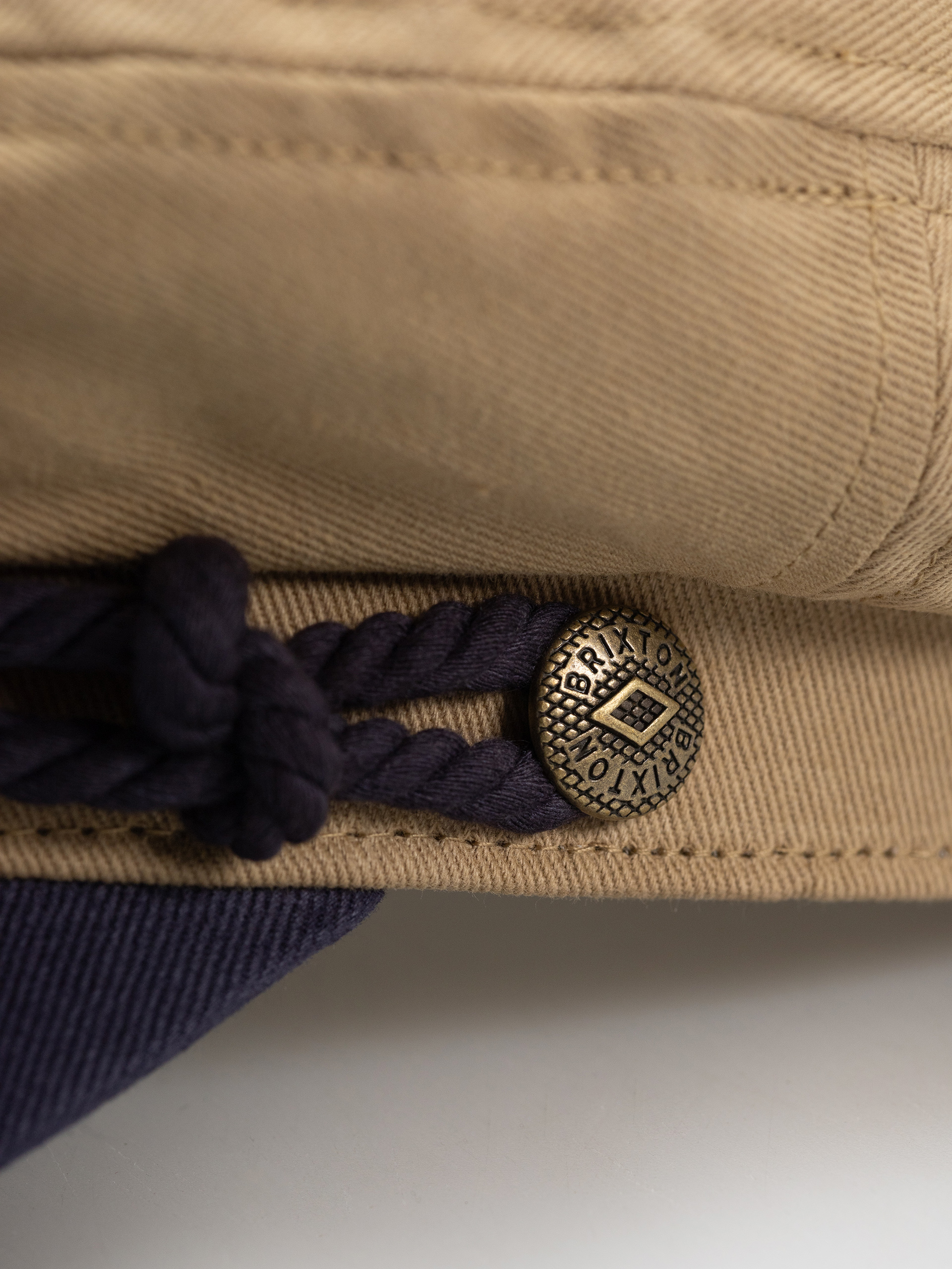 Pălărie cu cozoroc Brixton Fiddler (sand/washed navy)