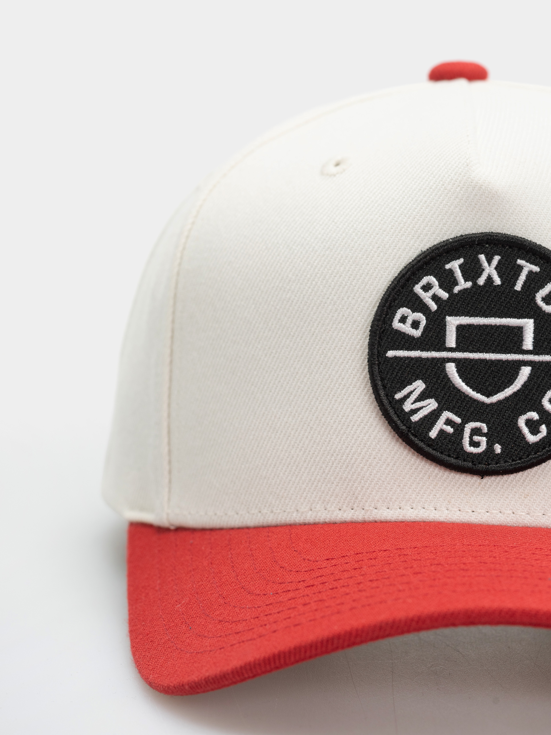 Șapcă Brixton Crest C Mp Snapback (off white/adrenaline rush)