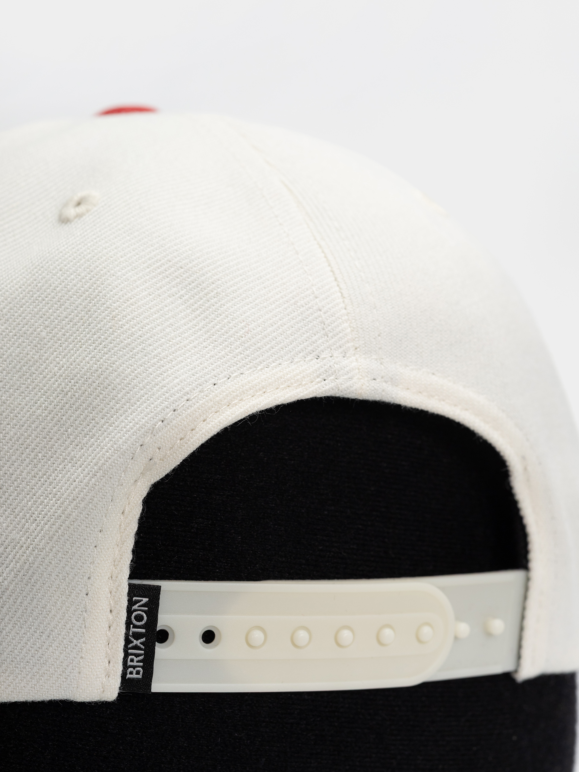 Șapcă Brixton Crest C Mp Snapback (off white/adrenaline rush)