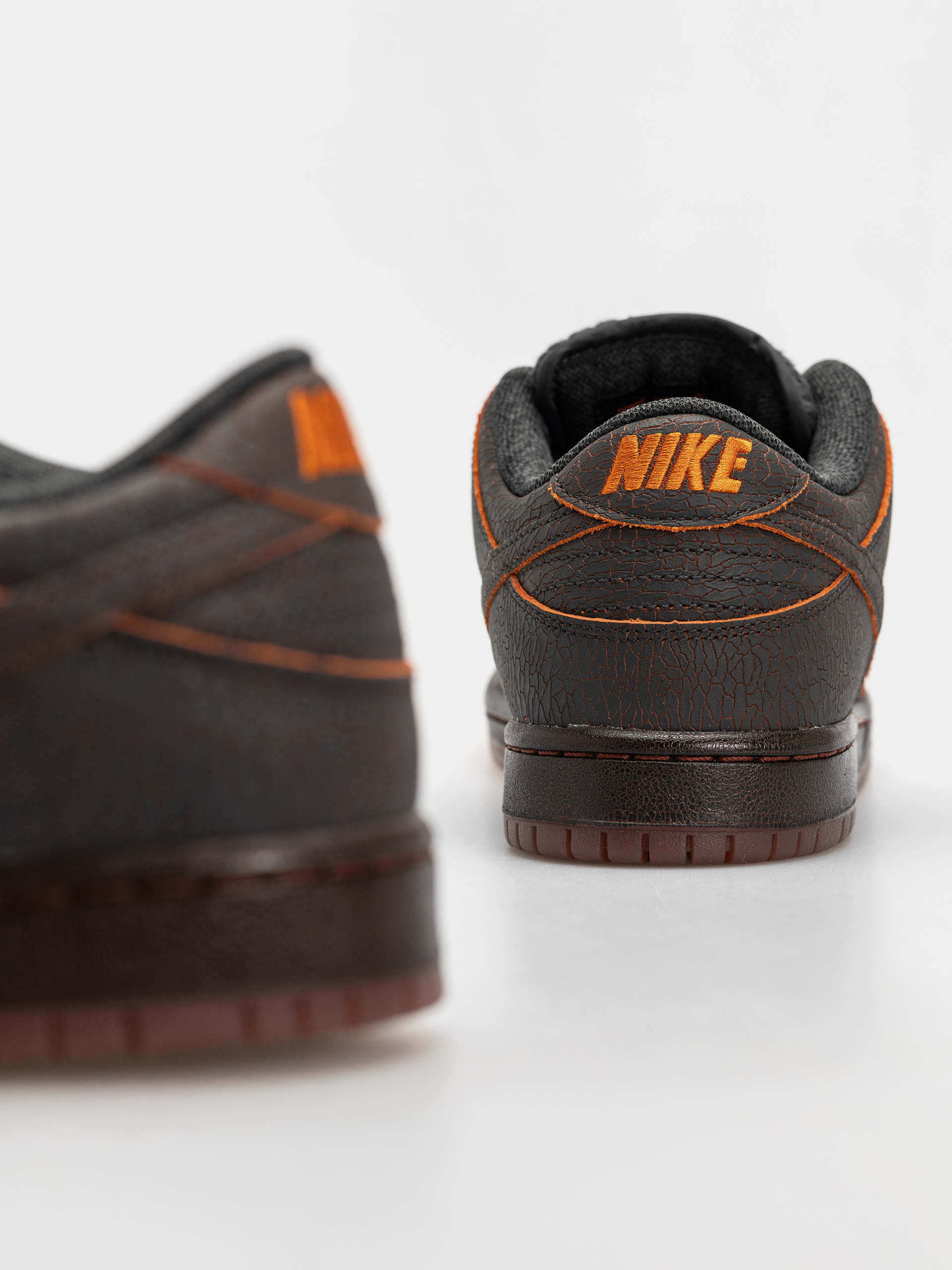 Pantofi Nike SB Dunk Low Pro Prm (dk smoke grey/campfire orange black)