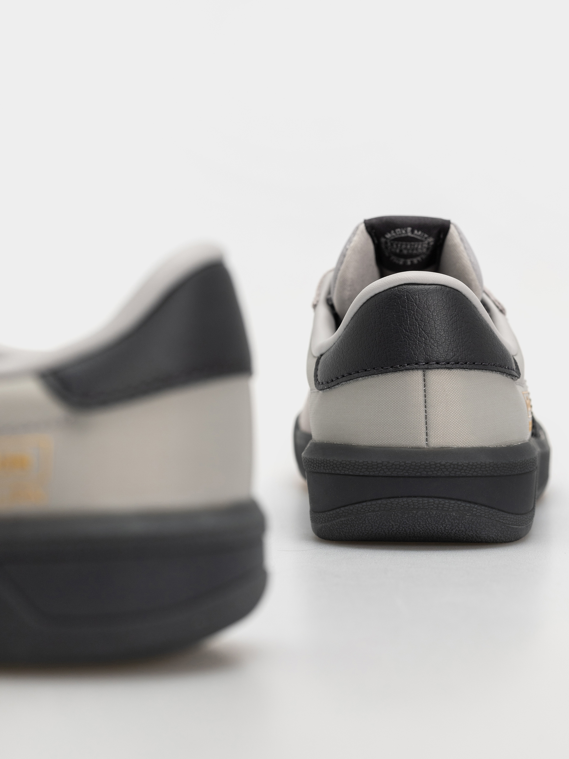 Pantofi adidas Glenburn (gretwo/carbon/blubir)