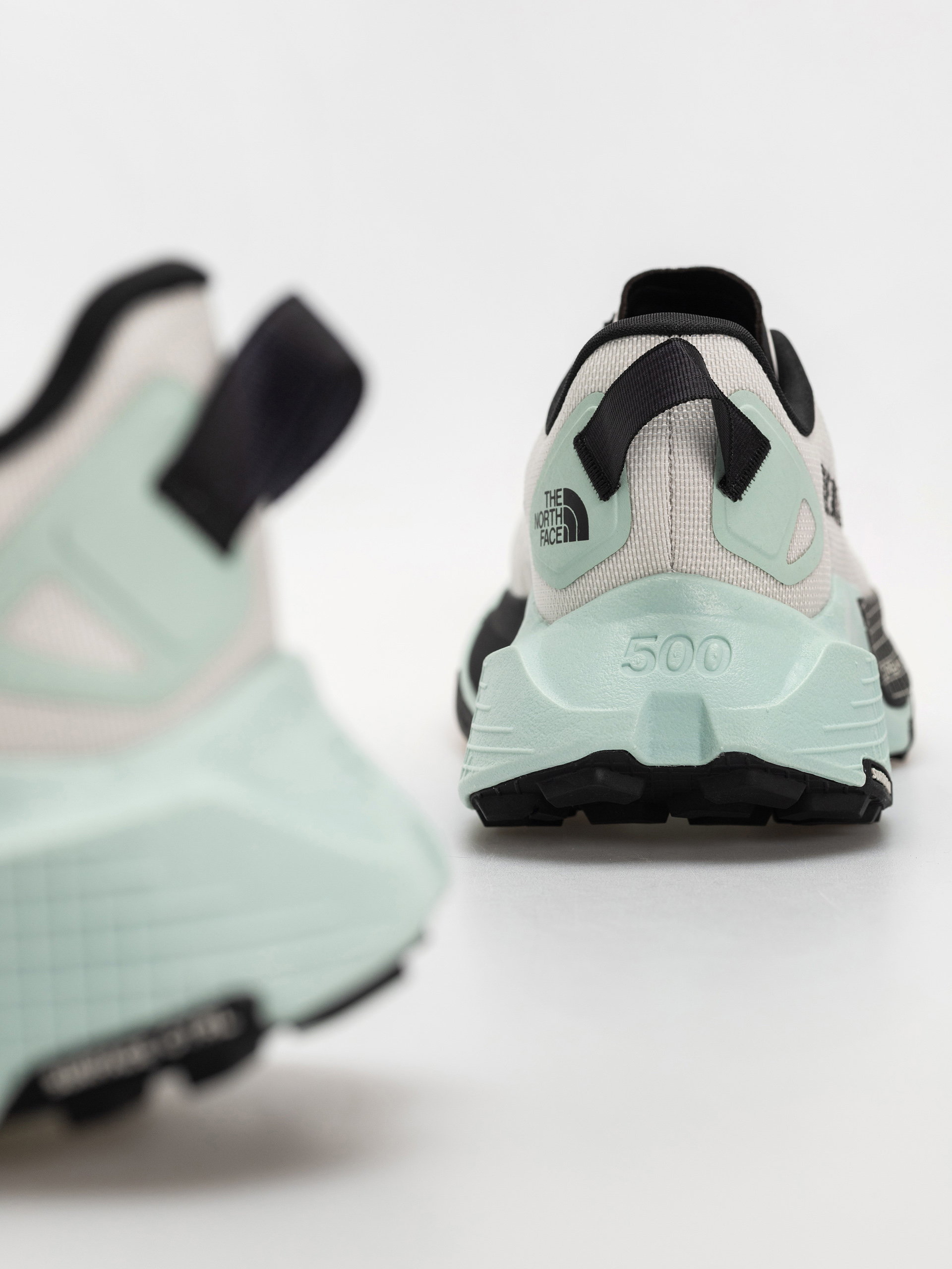 Pantofi The North Face Altamesa 500 V2 Wmn (white ash/opal)