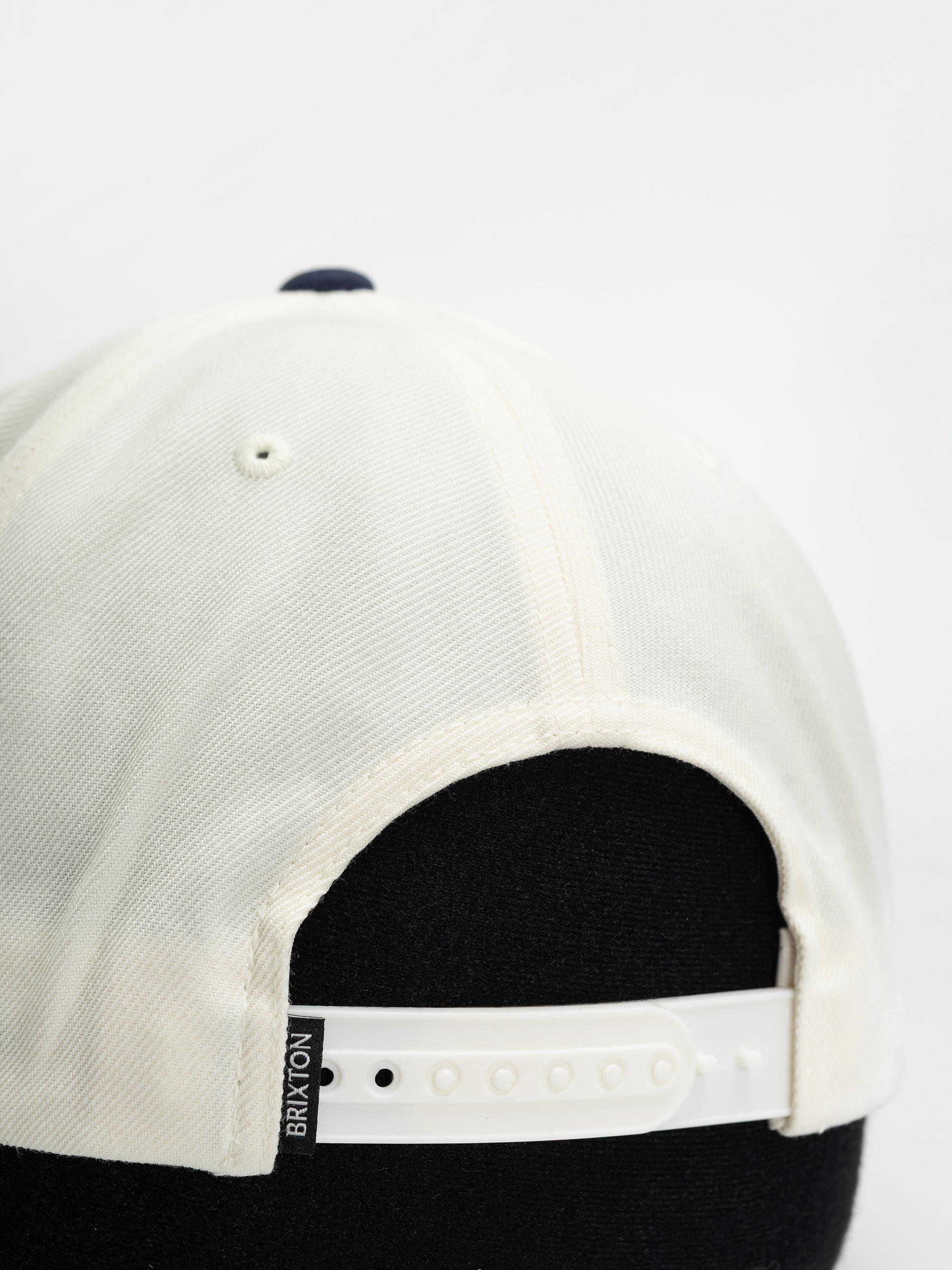 Șapcă Brixton Oath Iii Snapback (off white/midnight blue)