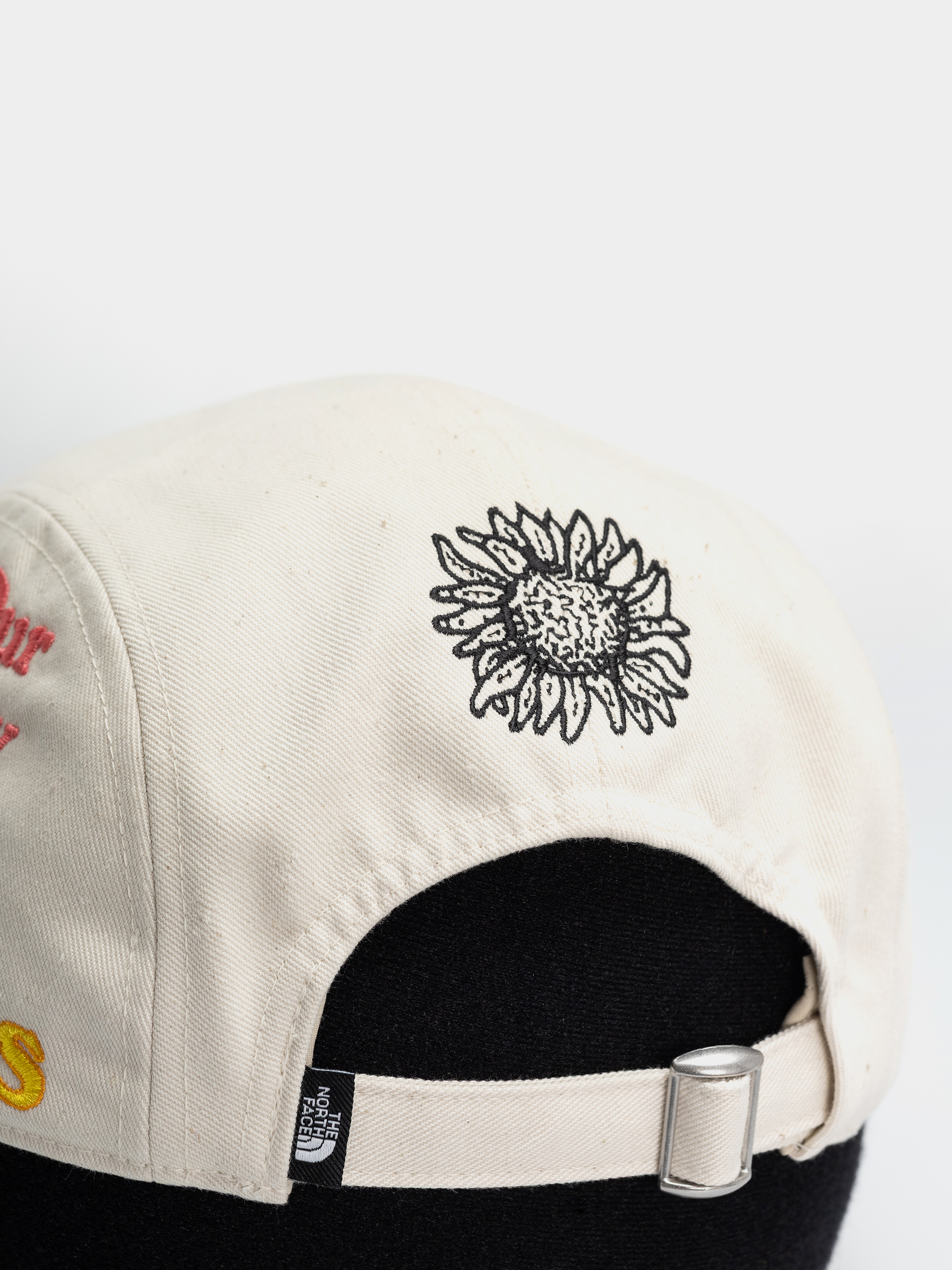 Șapcă The North Face Norm Camp (white dune/raw)