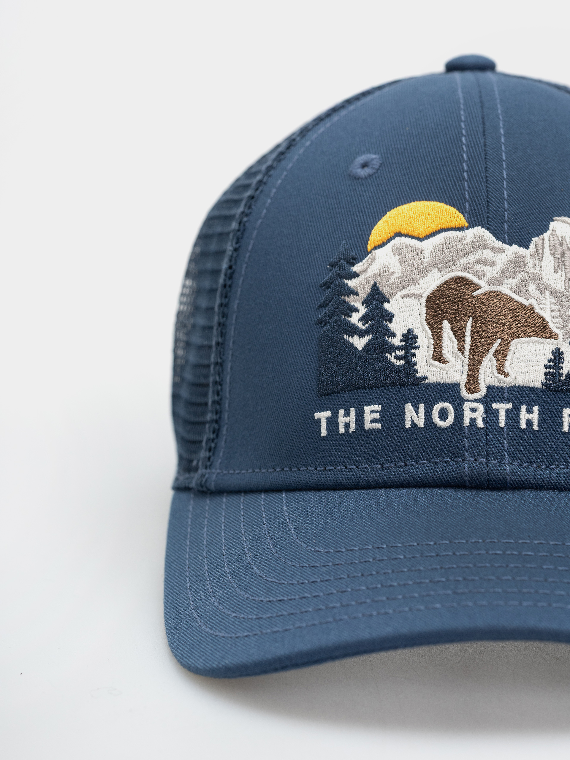Șapcă The North Face Embroidered Mudder Trucker (shdbu/beargrphc)