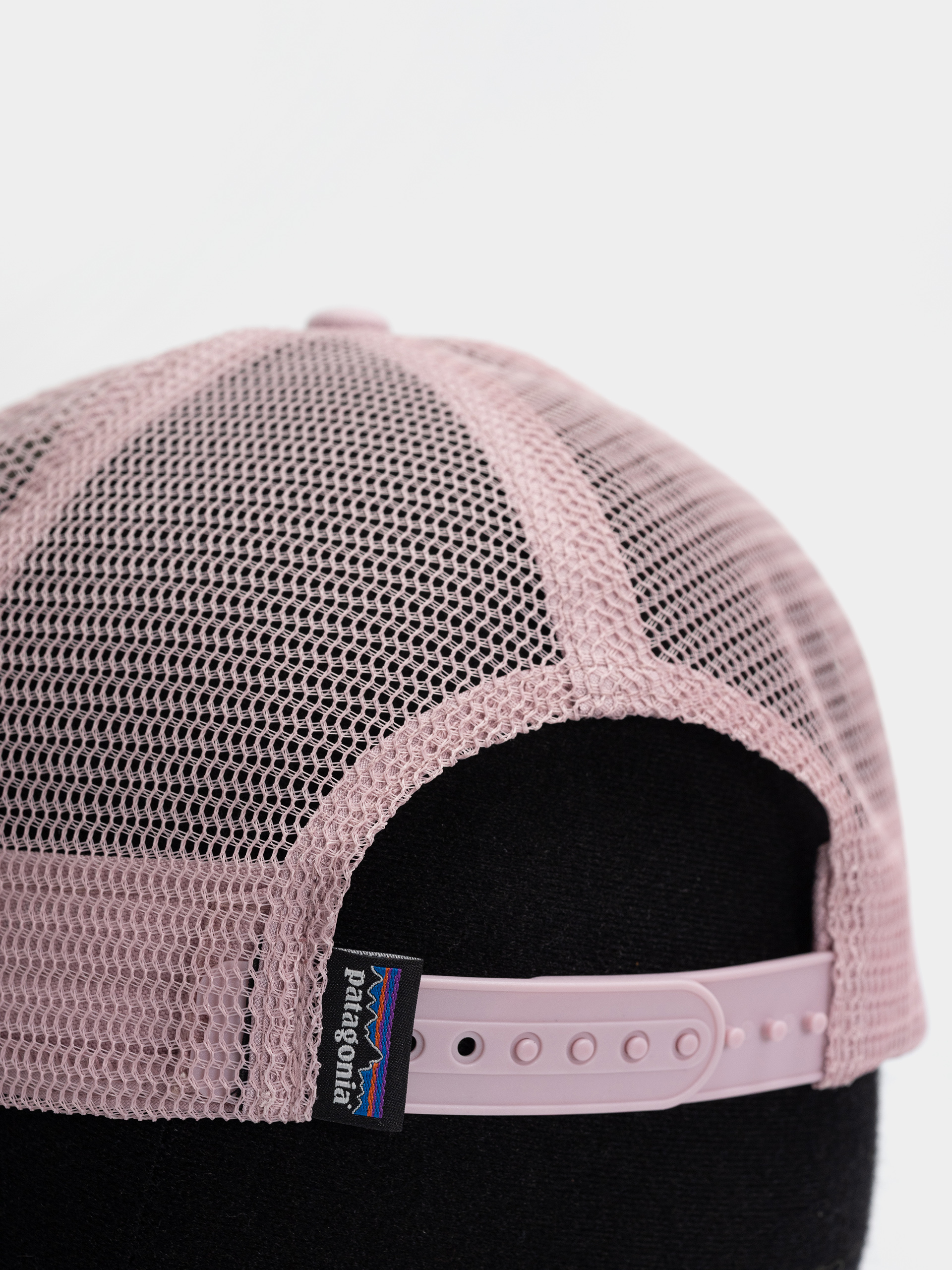Șapcă Patagonia P 6 Logo Trucker (white w/quiet violet)