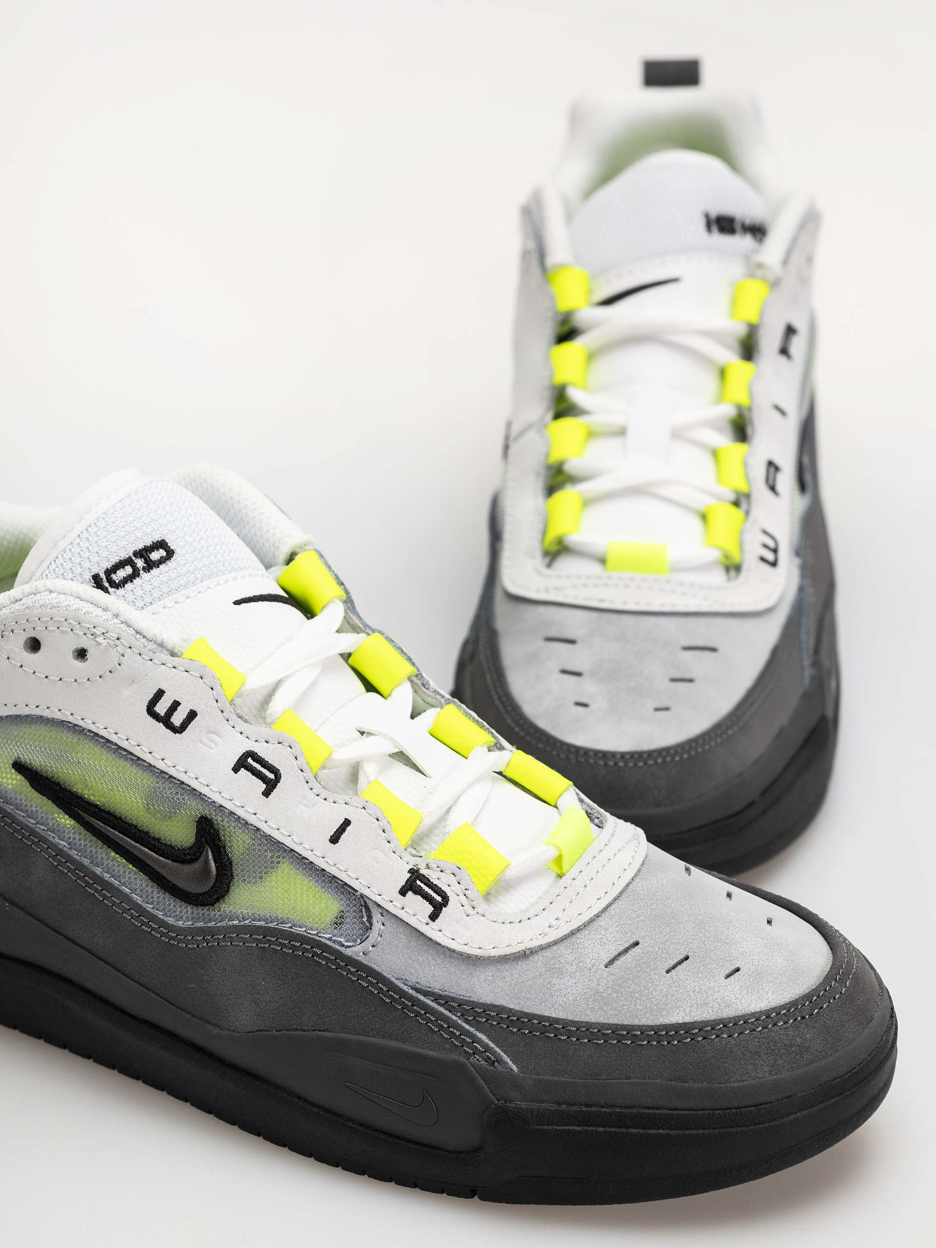 Pantofi Nike SB Air Max Ishod (black/neon yellow anthracite lt graphite)