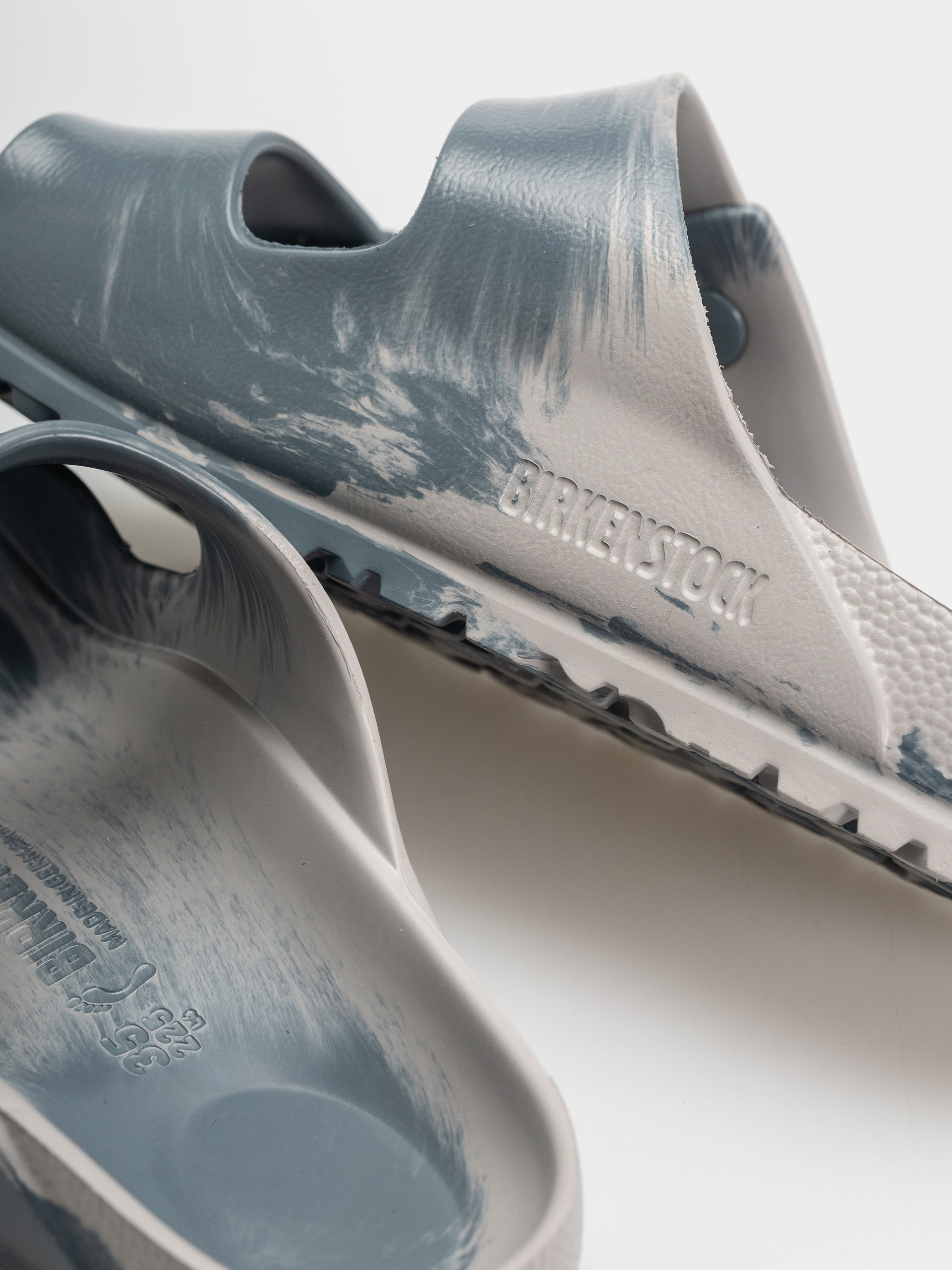 Șlapi Birkenstock Arizona Essentials EVA Narrow (basalt gray/stone coin multi)