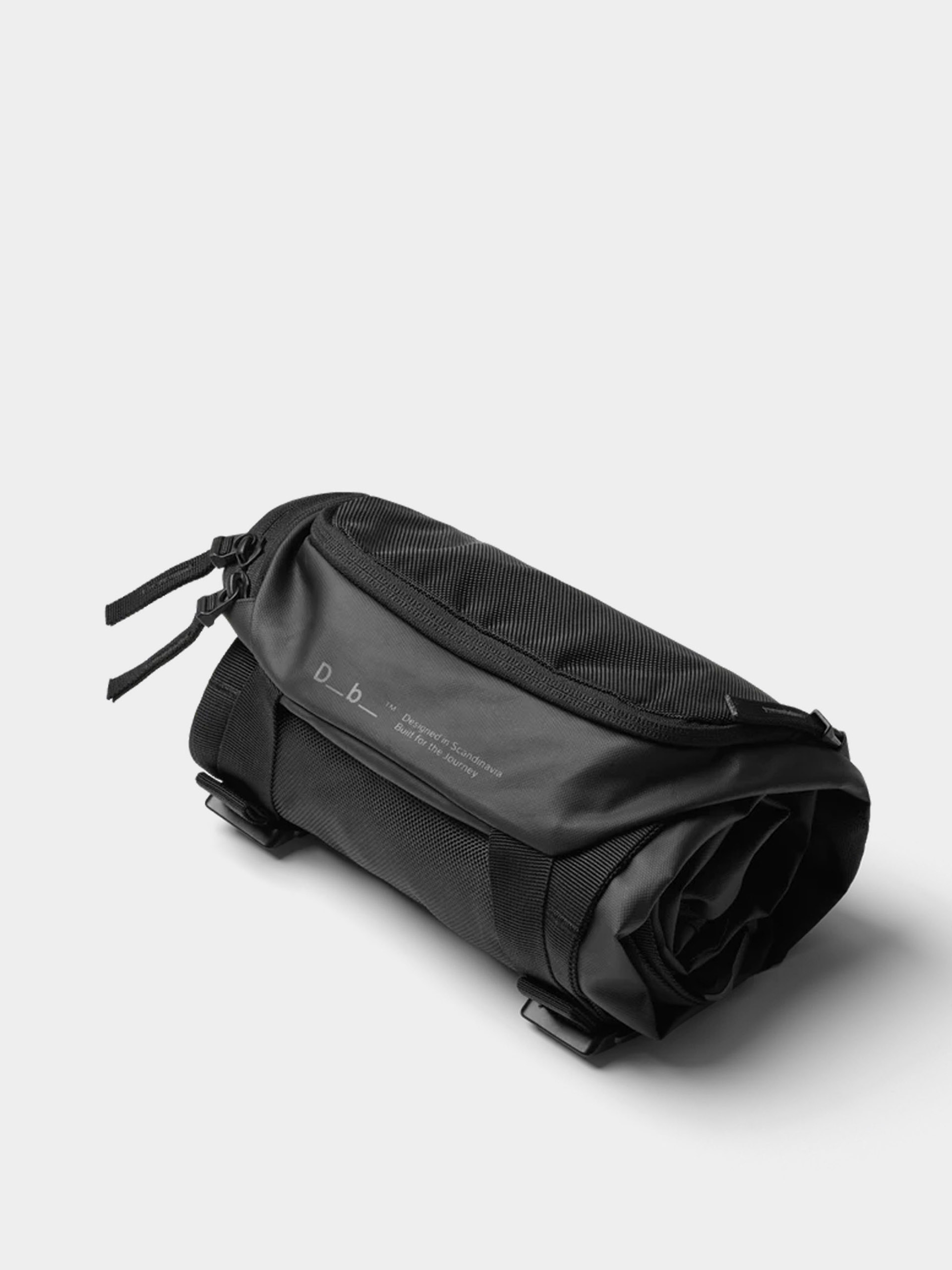 Rucsac Db Skate Carrier 32L (black out)