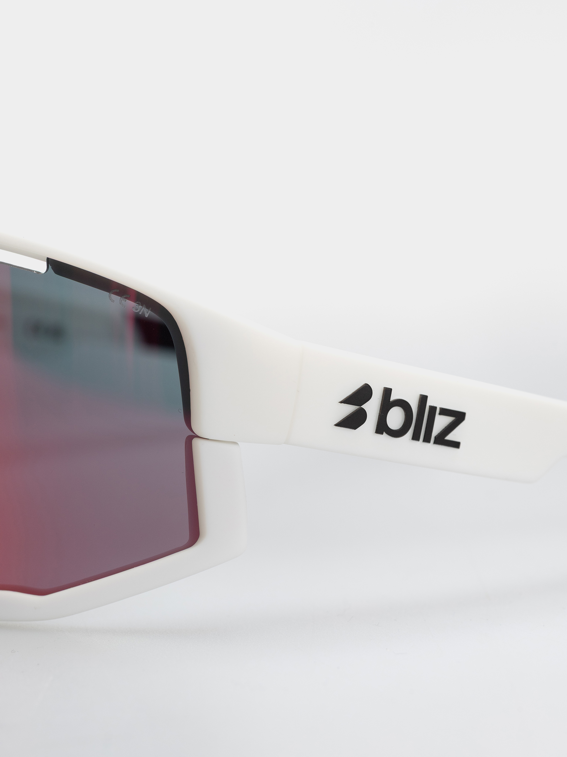 Ochelari de soare Bliz Fusion (matt white/matt white jawbone + spare jawbone in black/smoke w red multi)