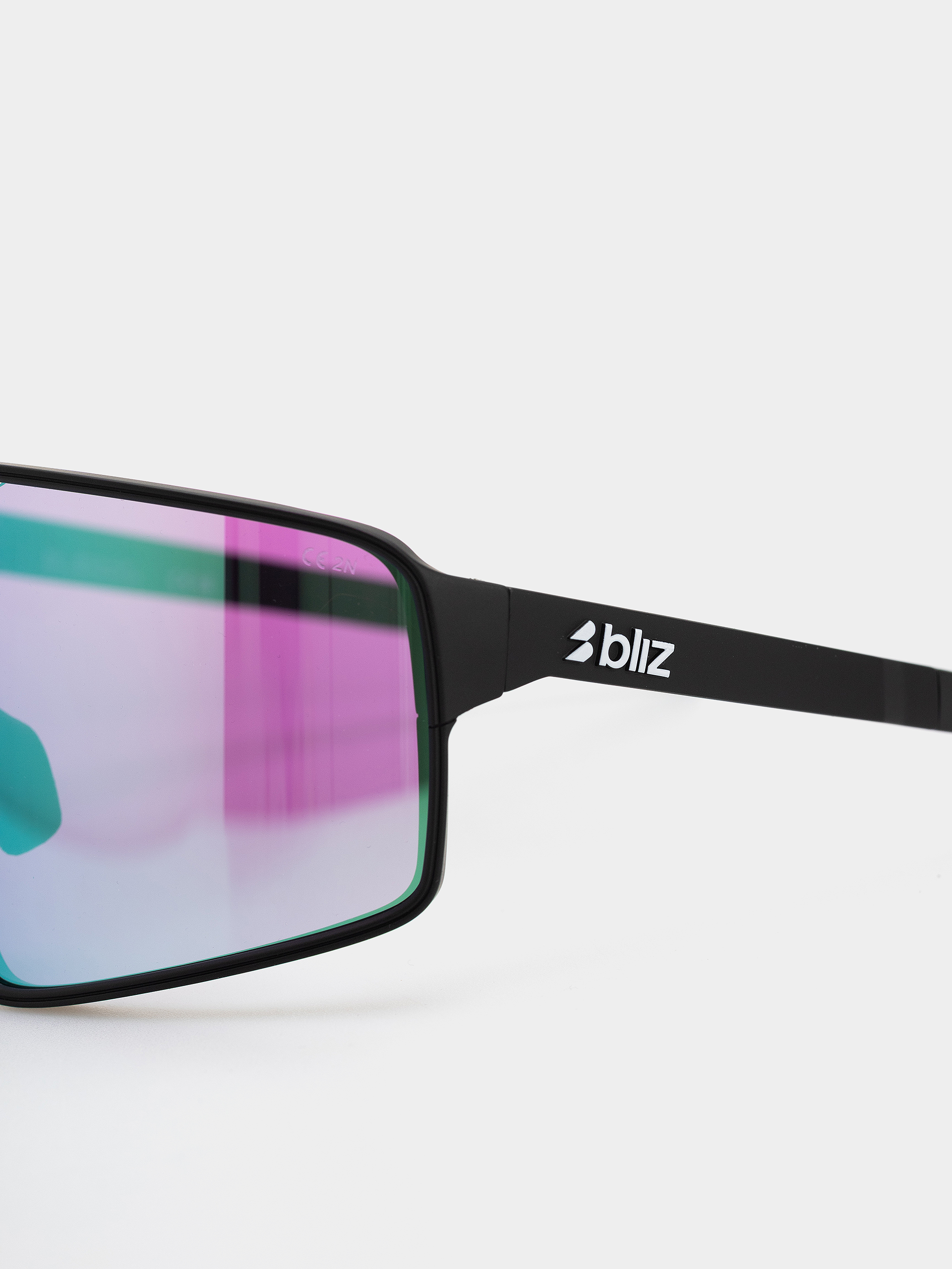 Ochelari de soare Bliz P001 (matt black/nano optics nordic light begonia - violet w blue multi)