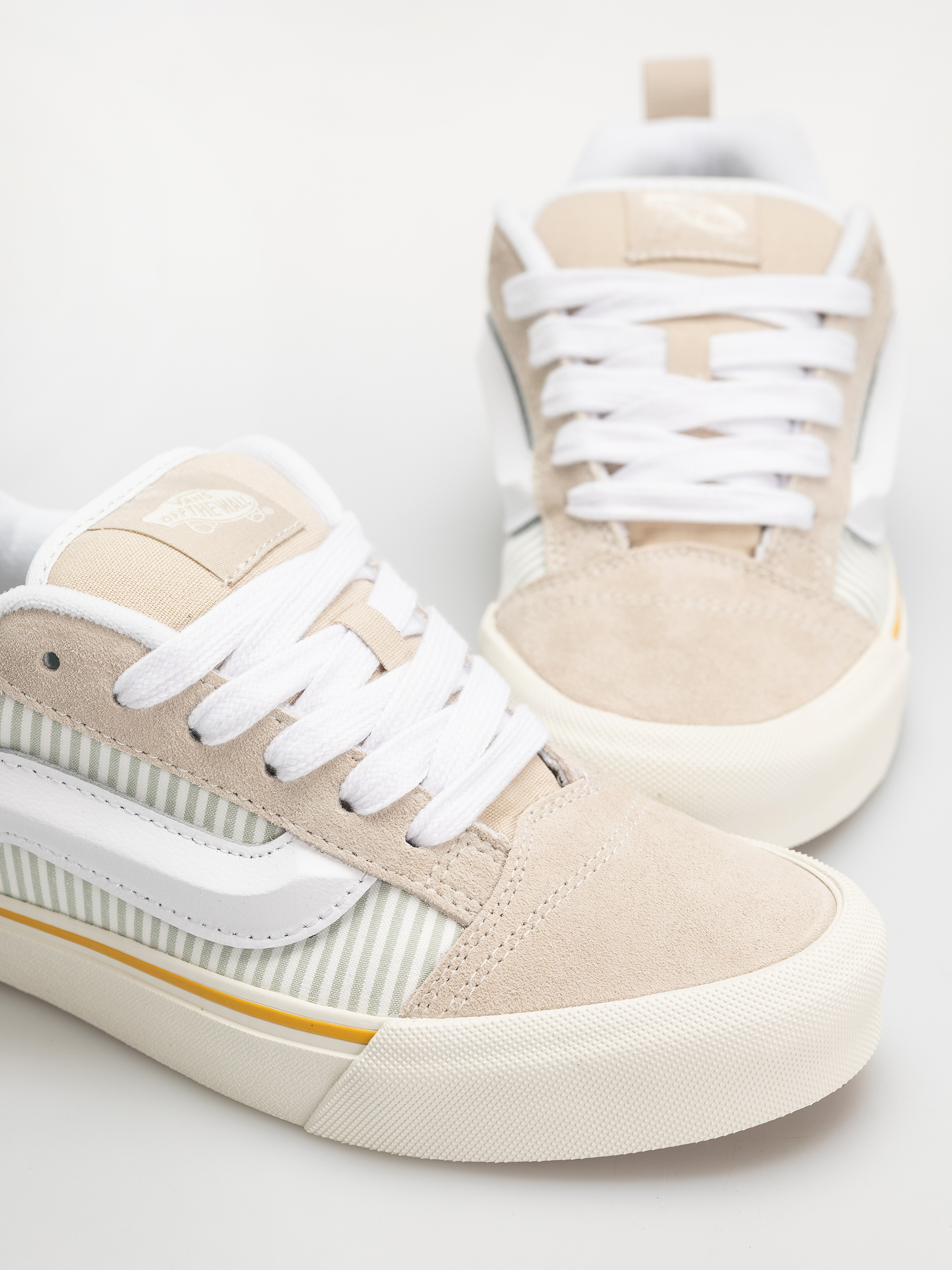 Pantofi Vans Knu Skool (oatmeal)