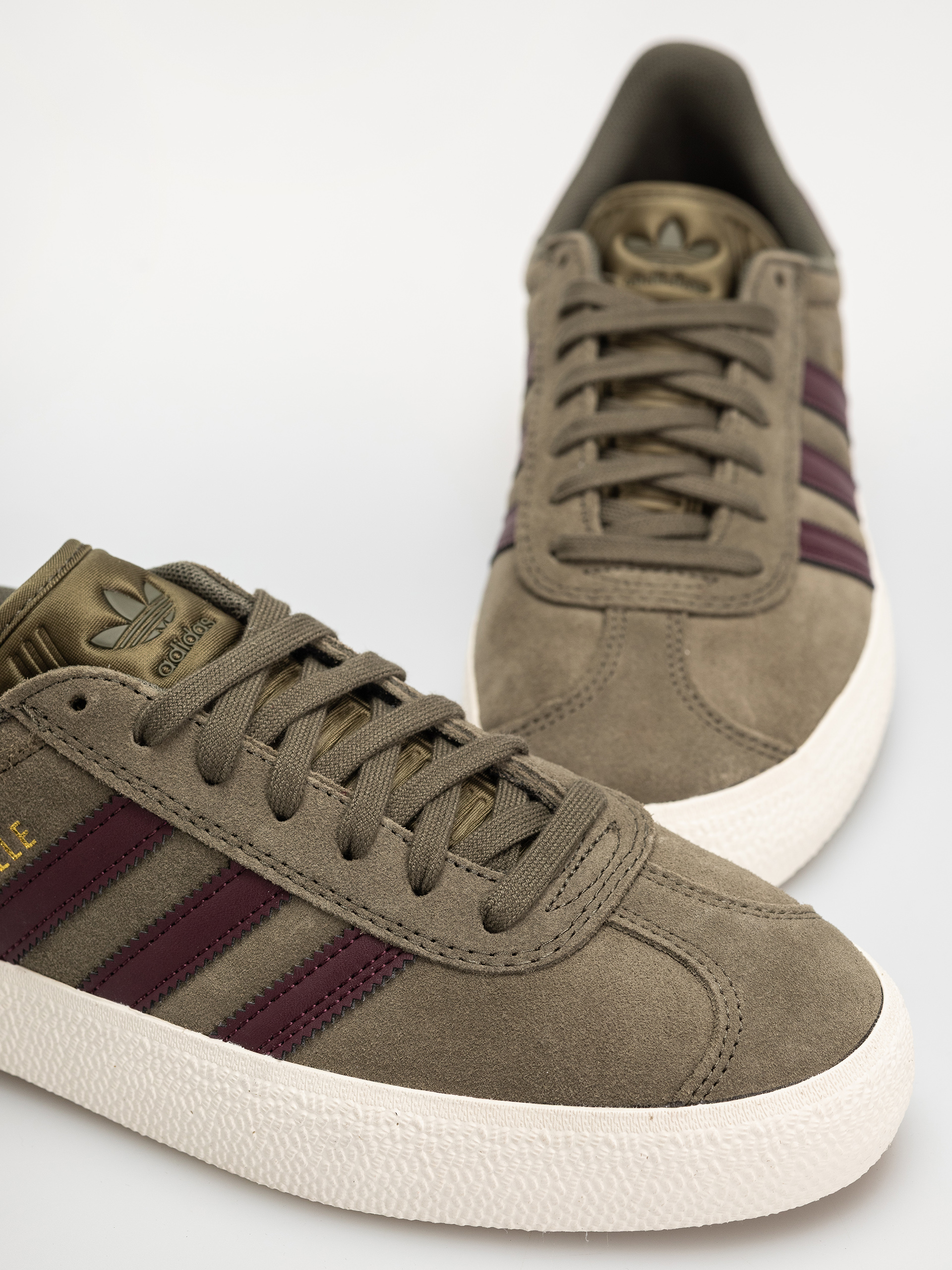 Pantofi adidas Gazelle Adv (olistr/maroon/cwhite)
