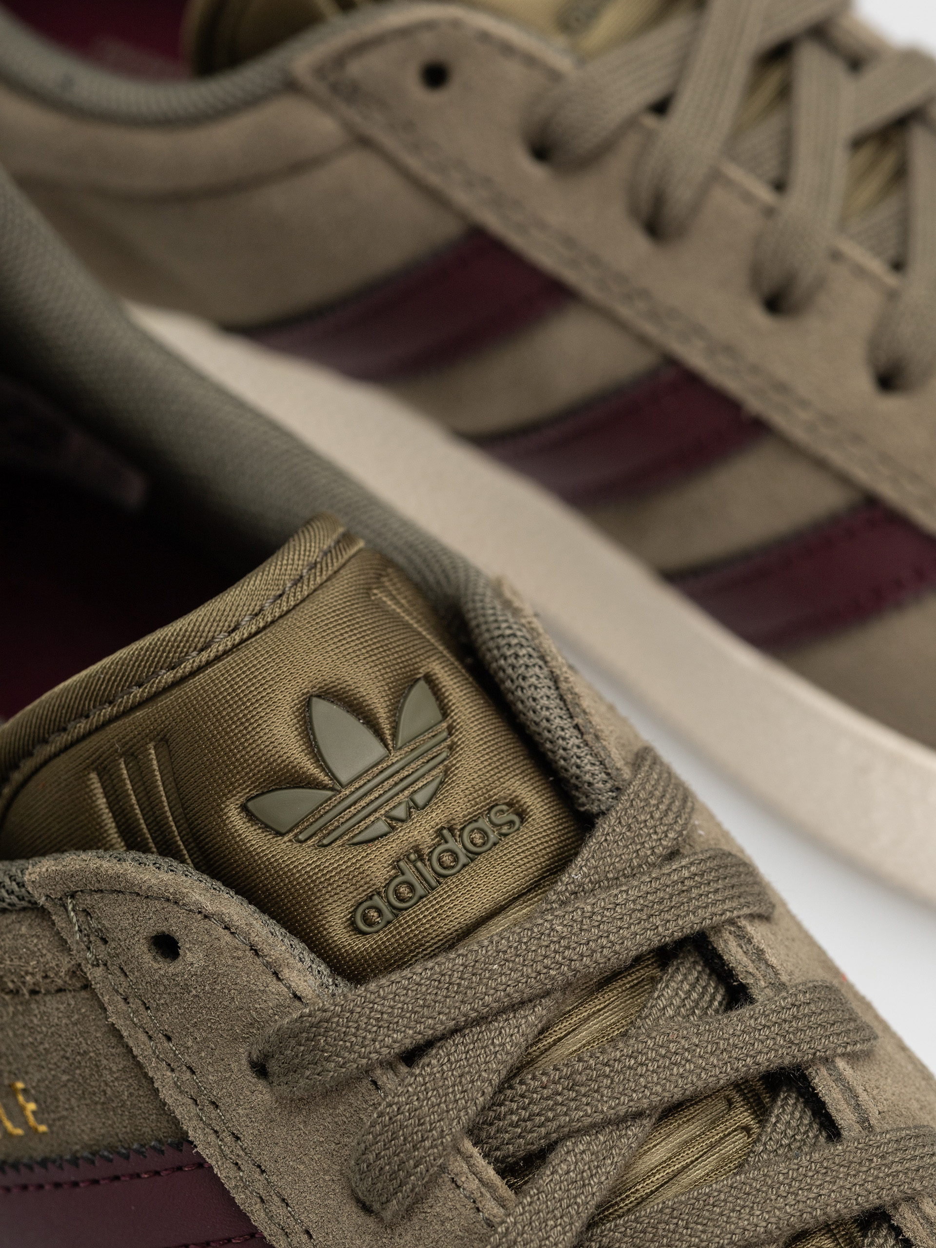 Pantofi adidas Gazelle Adv (olistr/maroon/cwhite)