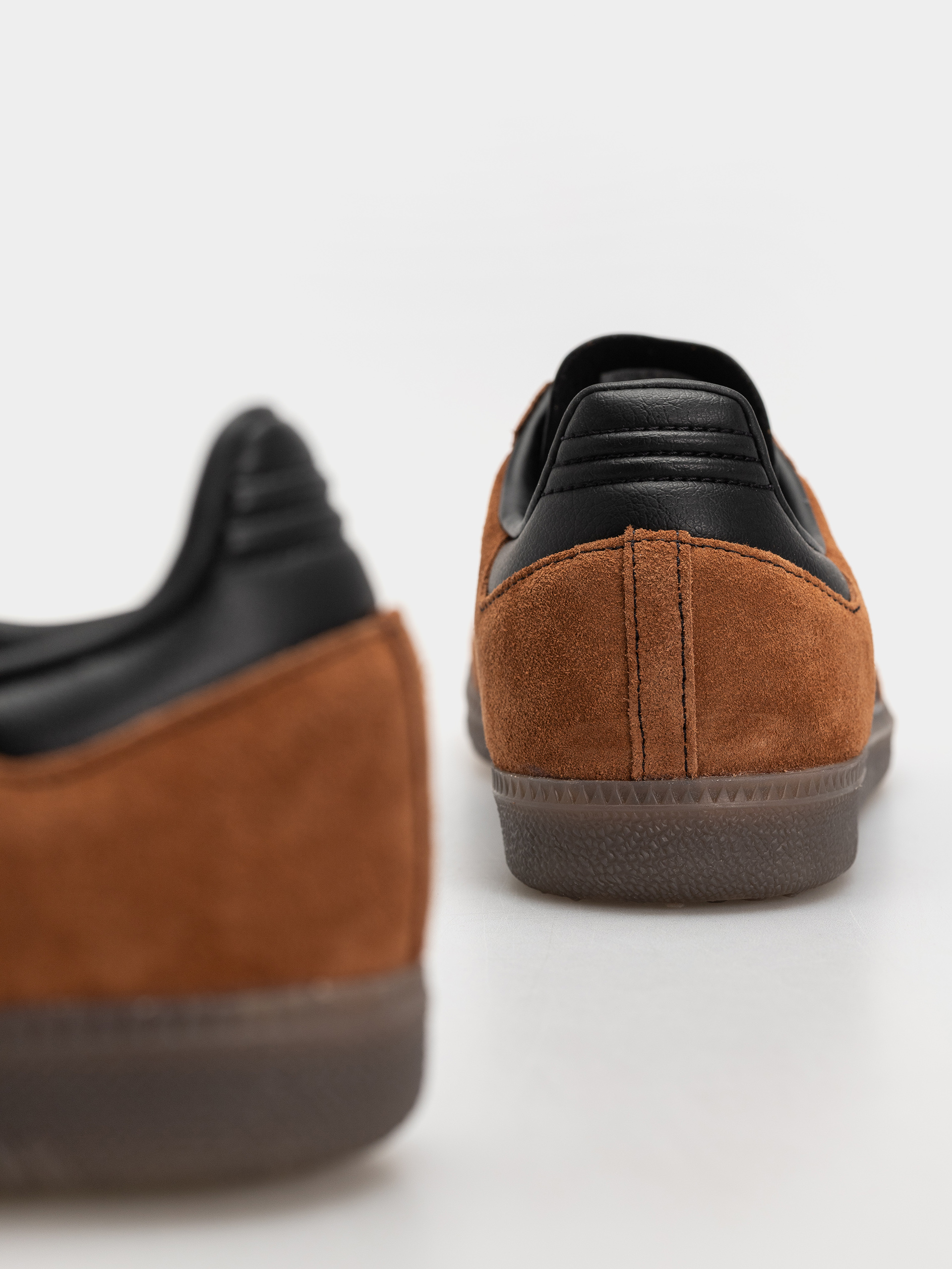 Pantofi adidas Samba Adv (cblack/gum5)