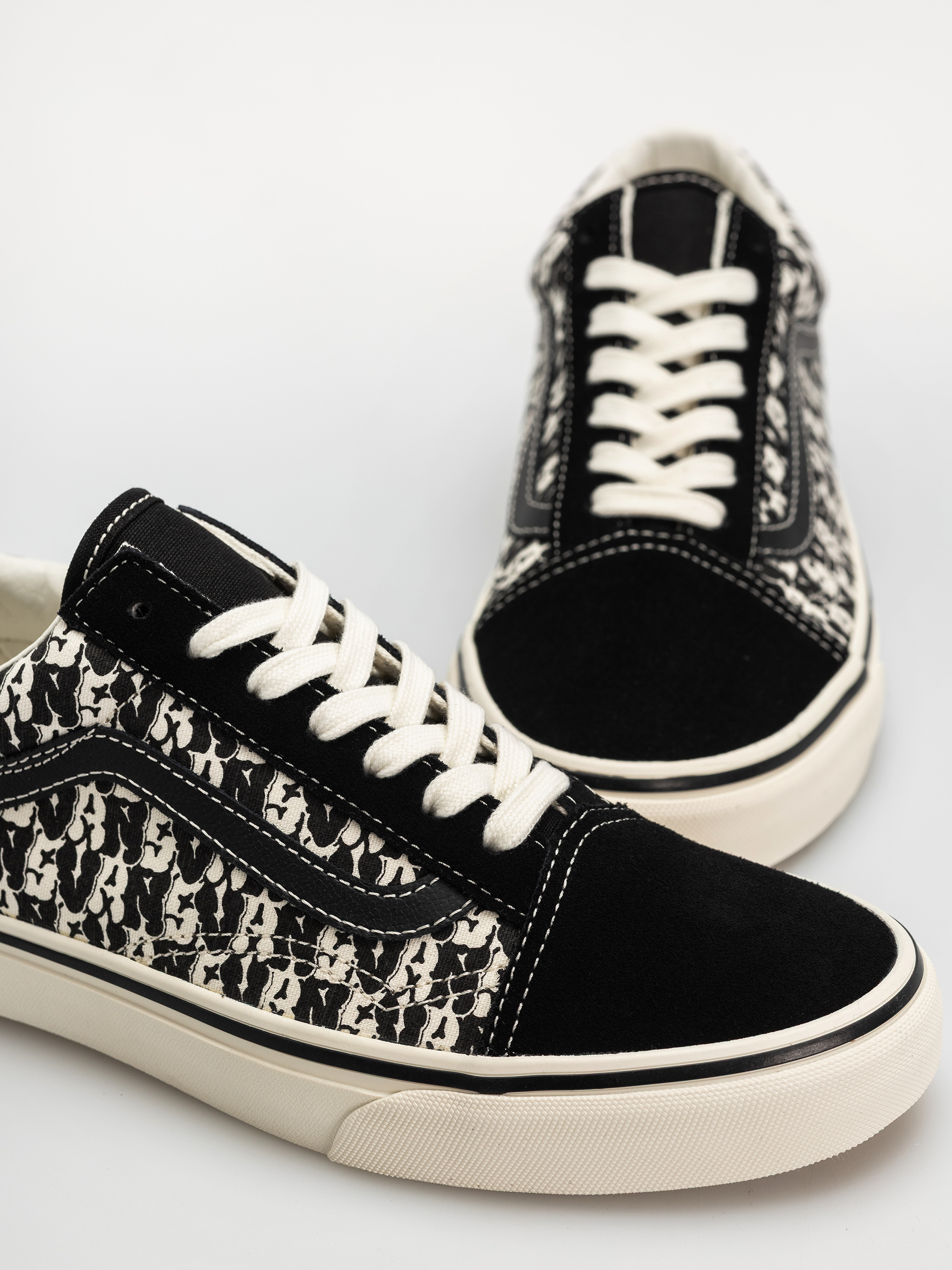 Pantofi Vans Old Skool (black/marshmall)