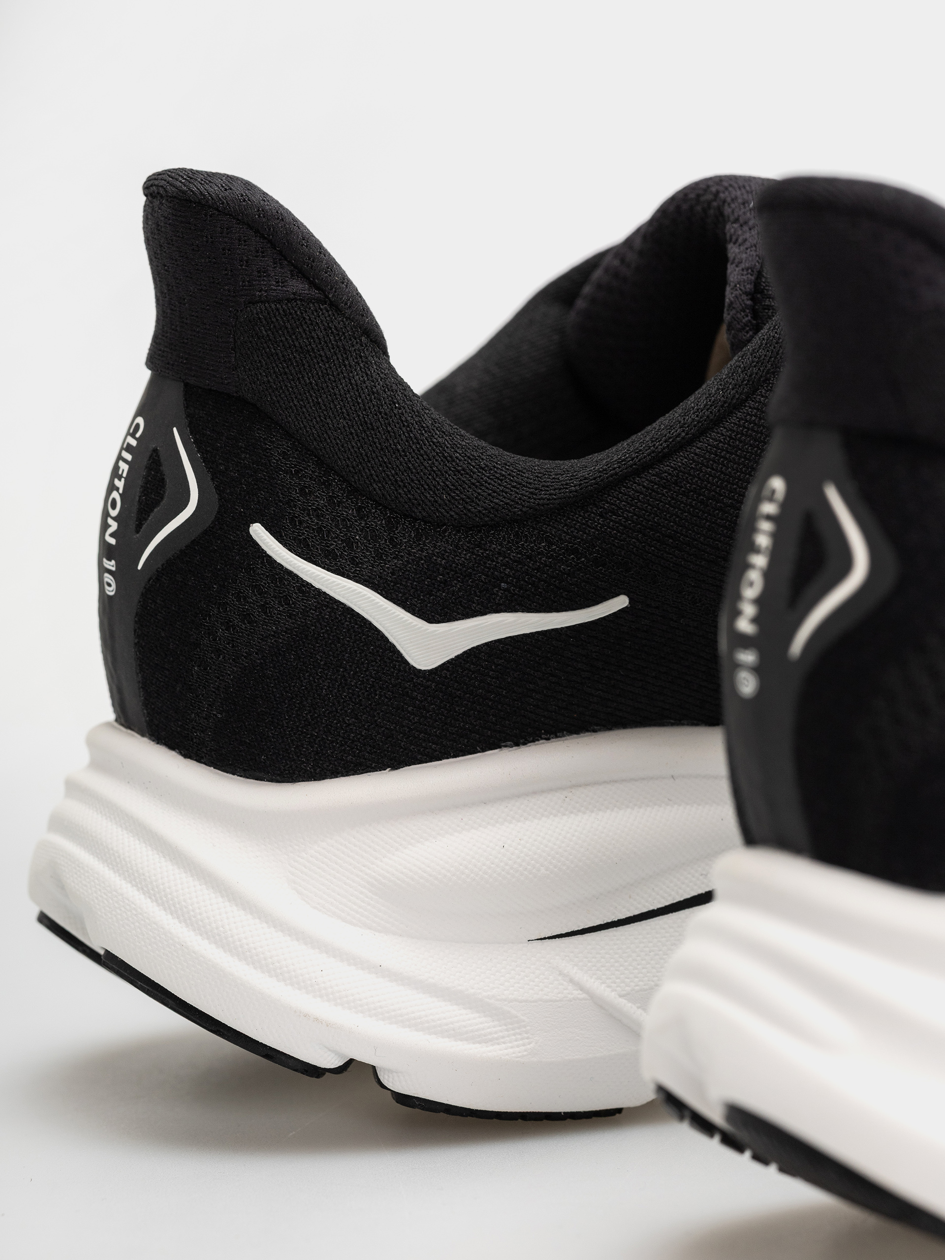 Pantofi Hoka Clifton 10 (black/white)
