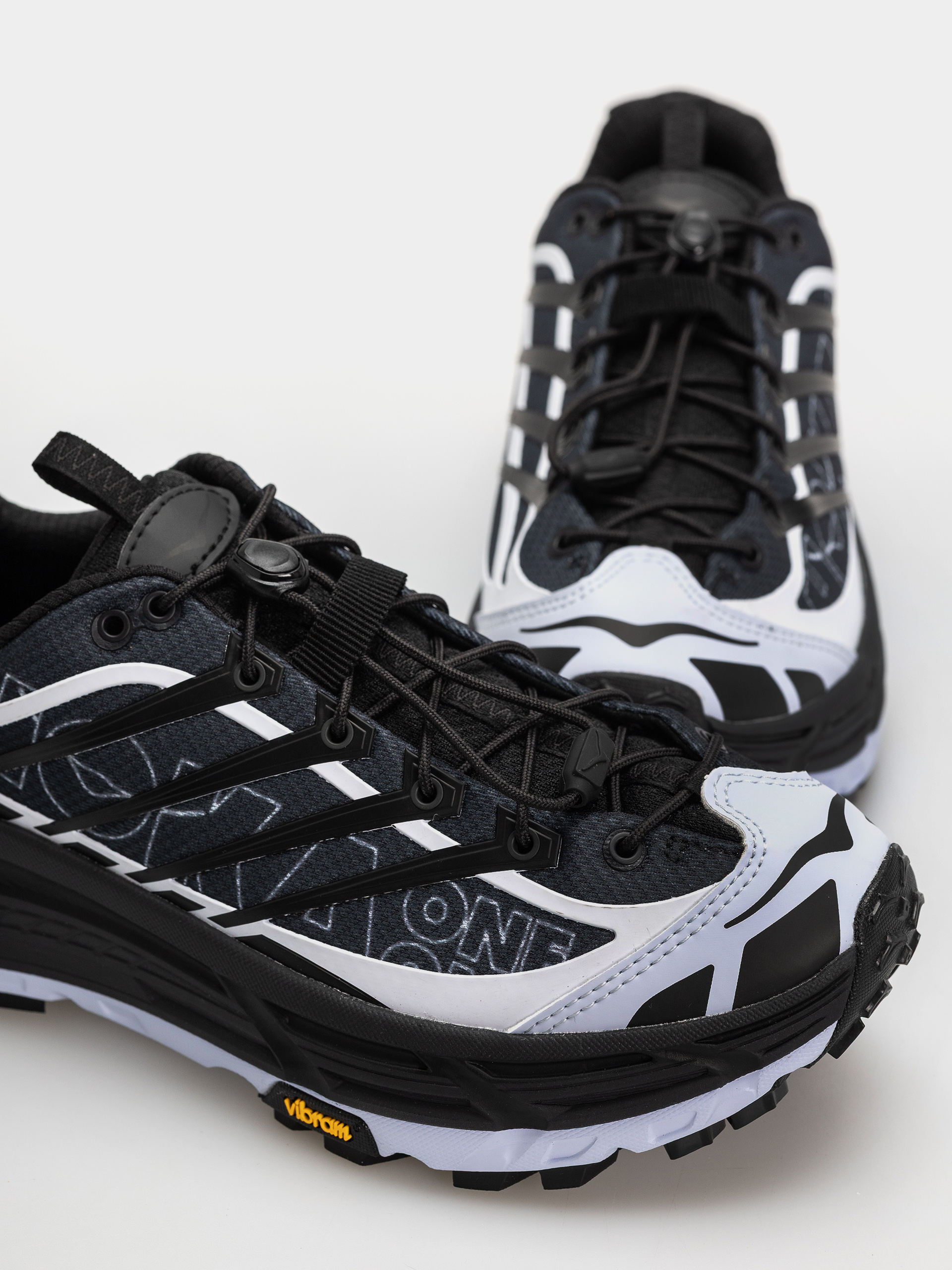 Pantofi Hoka Mafate Three2 Wordmark (carbon black/ambient blue)