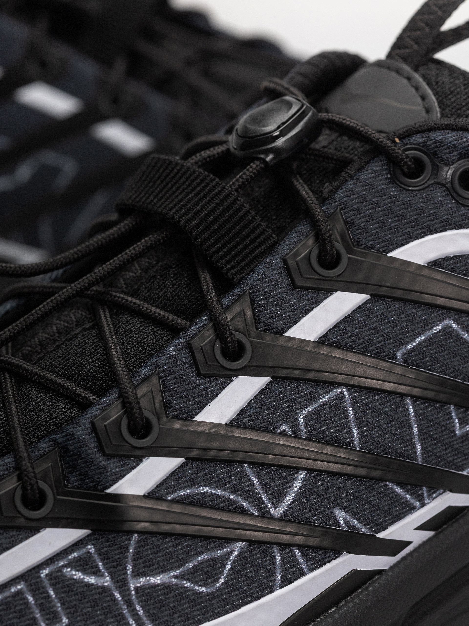 Pantofi Hoka Mafate Three2 Wordmark (carbon black/ambient blue)