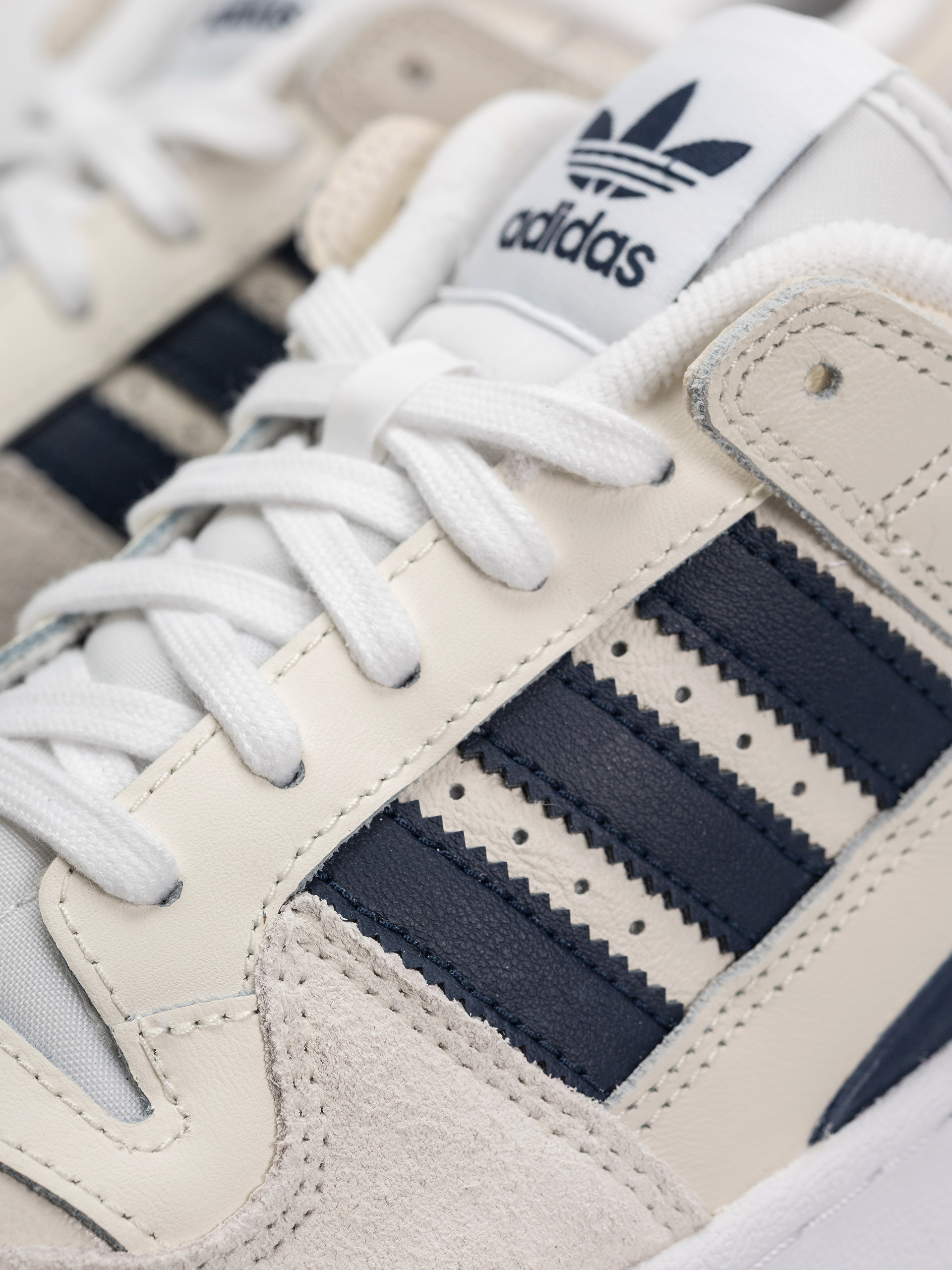 Pantofi adidas Forum 84 Low Adv (cwhite/conavy/ftwwht)