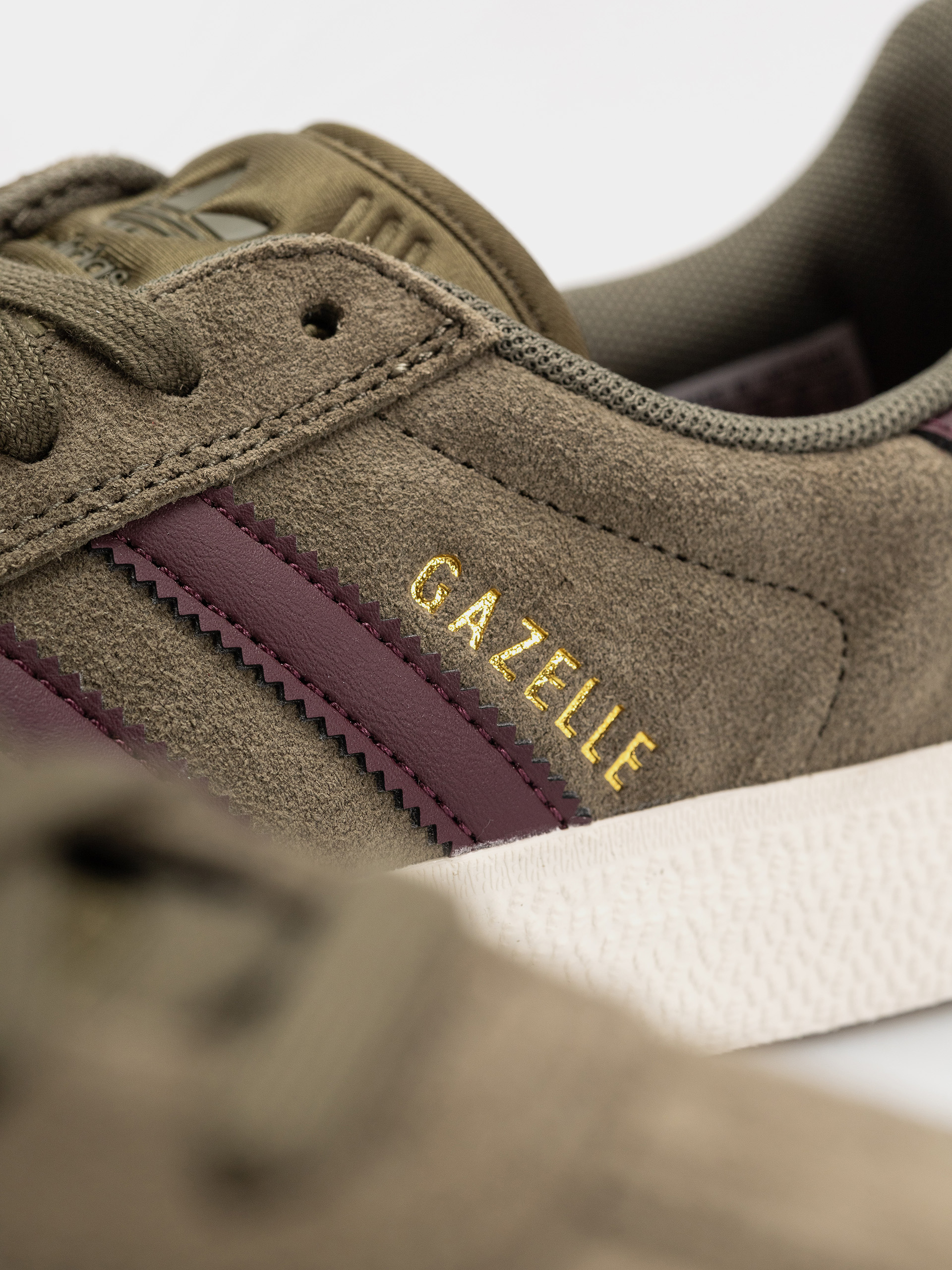 Pantofi adidas Gazelle Adv (olistr/maroon/cwhite)