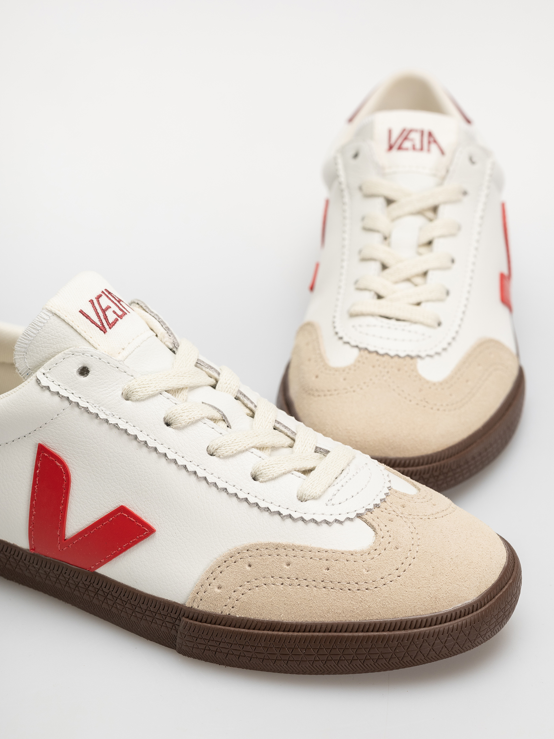 Pantofi Veja Volley Wmn (white pekin bark)