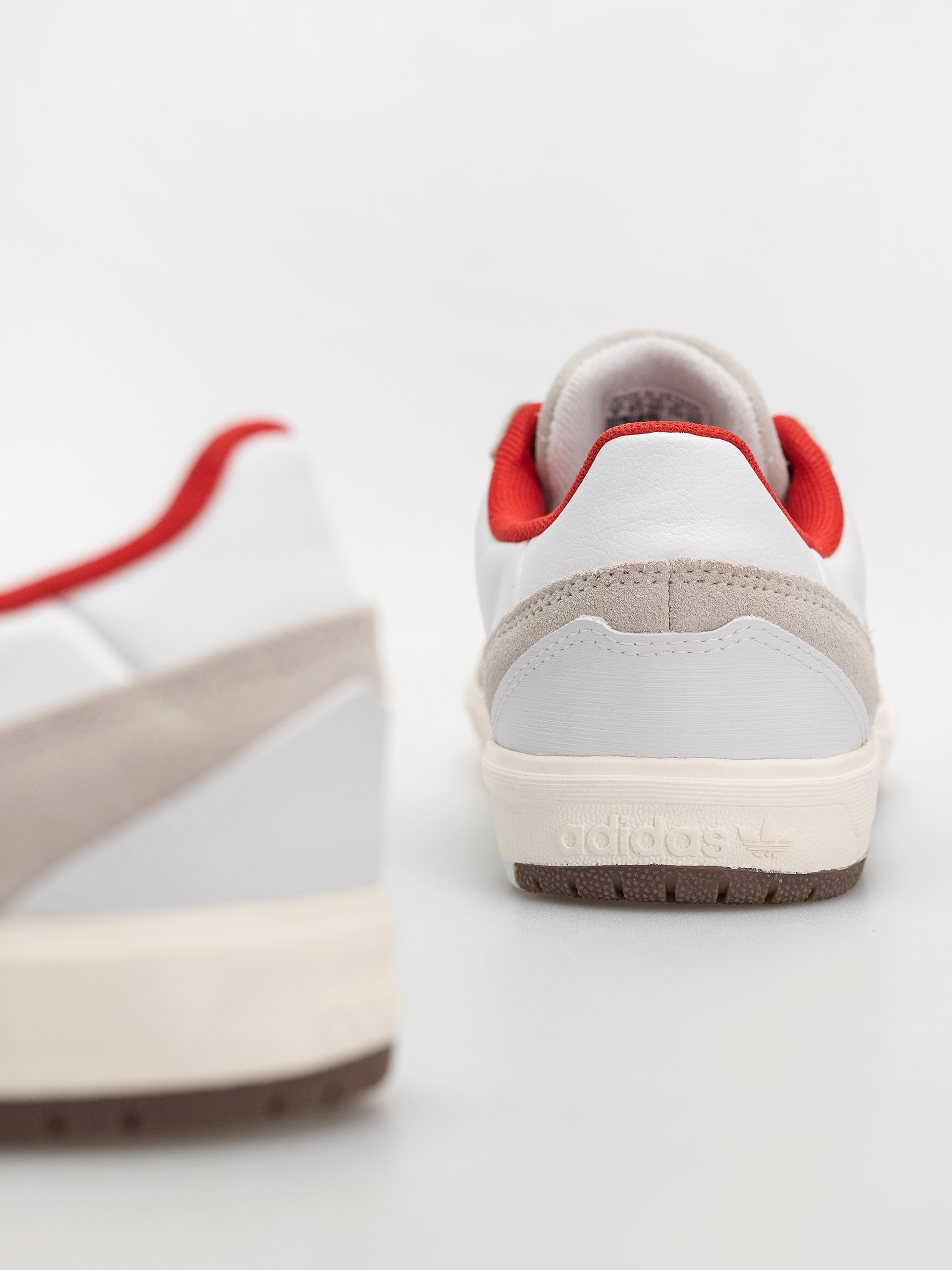 Pantofi adidas Tyshawn II (ftwwht/betsca/cwhite)