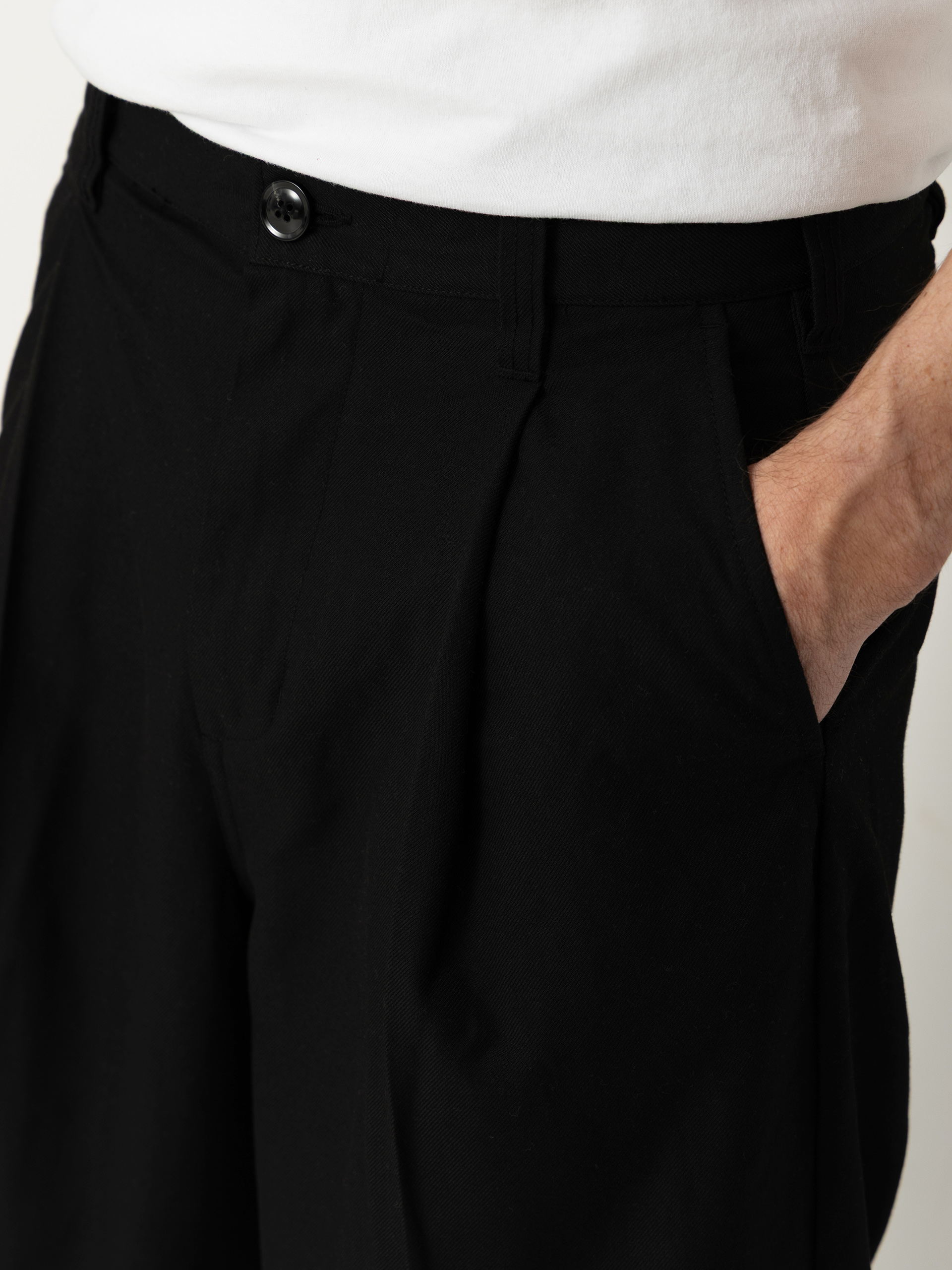Pantaloni OBEY Dean Pleated (black)