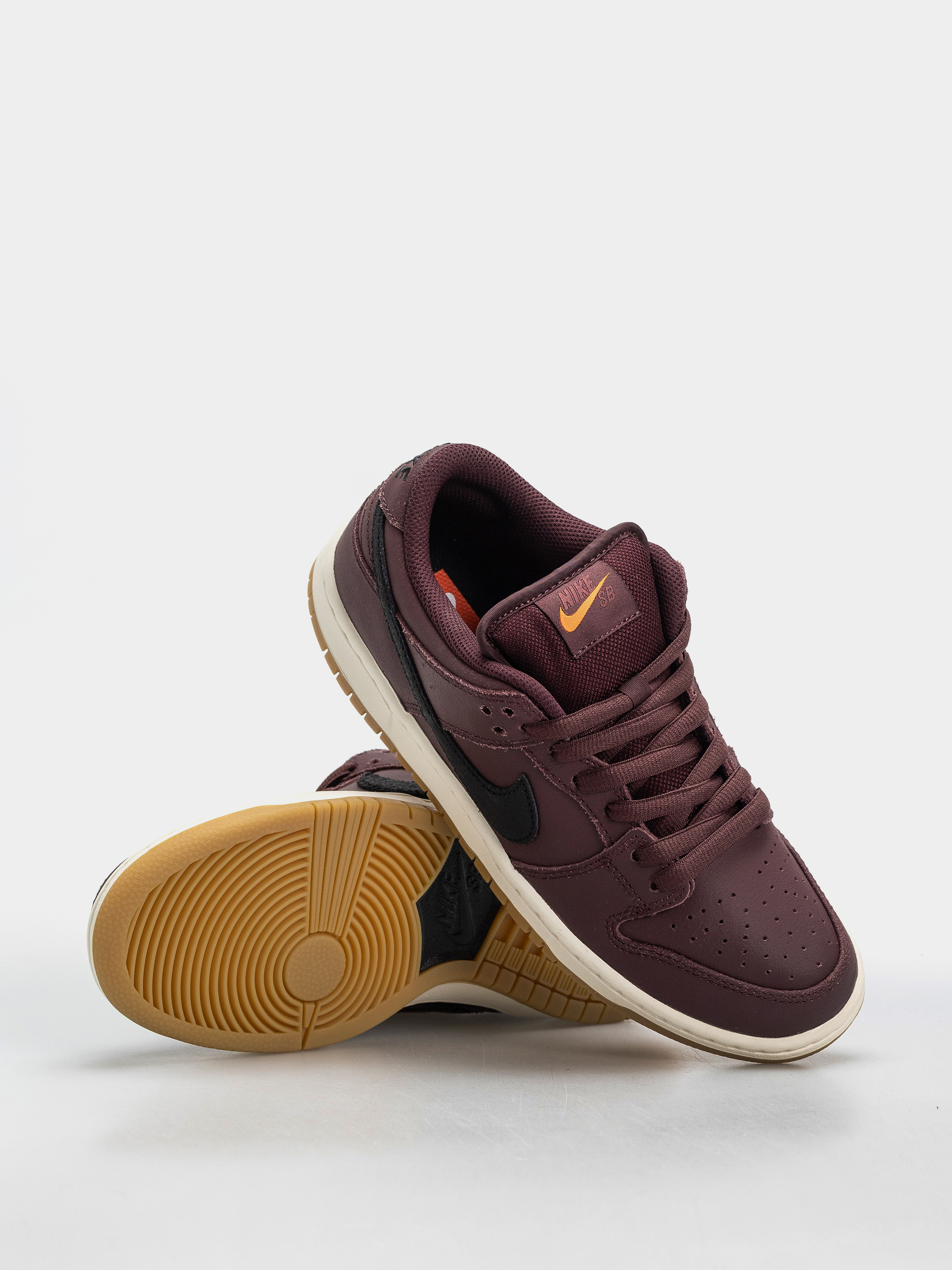 Pantofi Nike SB Dunk Low Pro ISO (burgundy crush/black mystic dates sail)