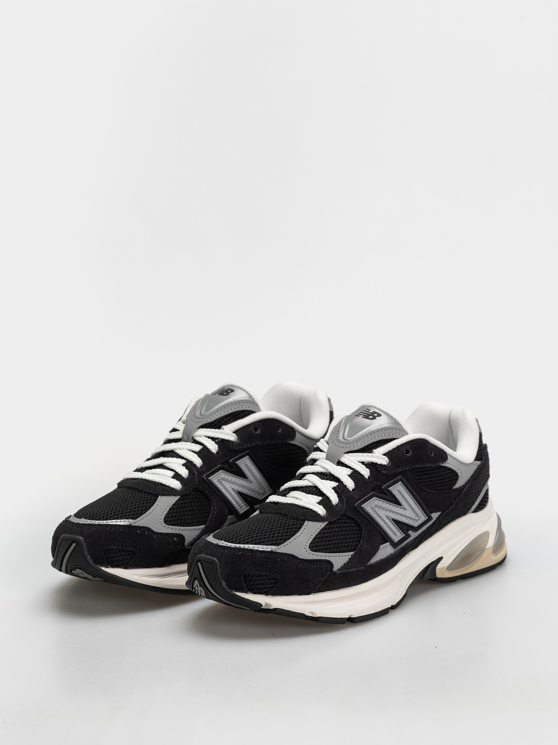 Pantofi New Balance 2010 (black/shadow grey/sea salt)