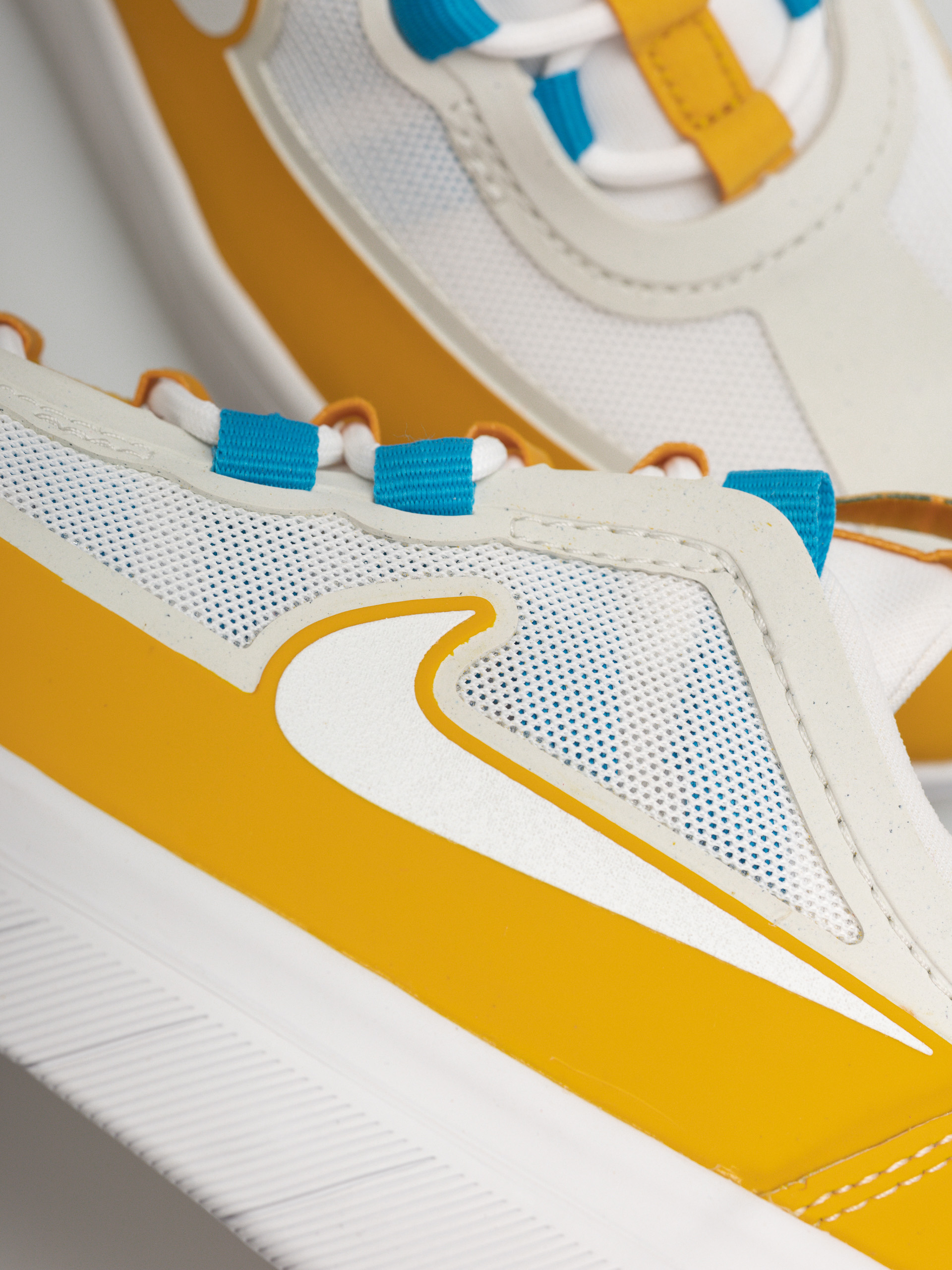 Pantofi Nike SB Nyjah Free 2 (dark sulfur/white laser blue)