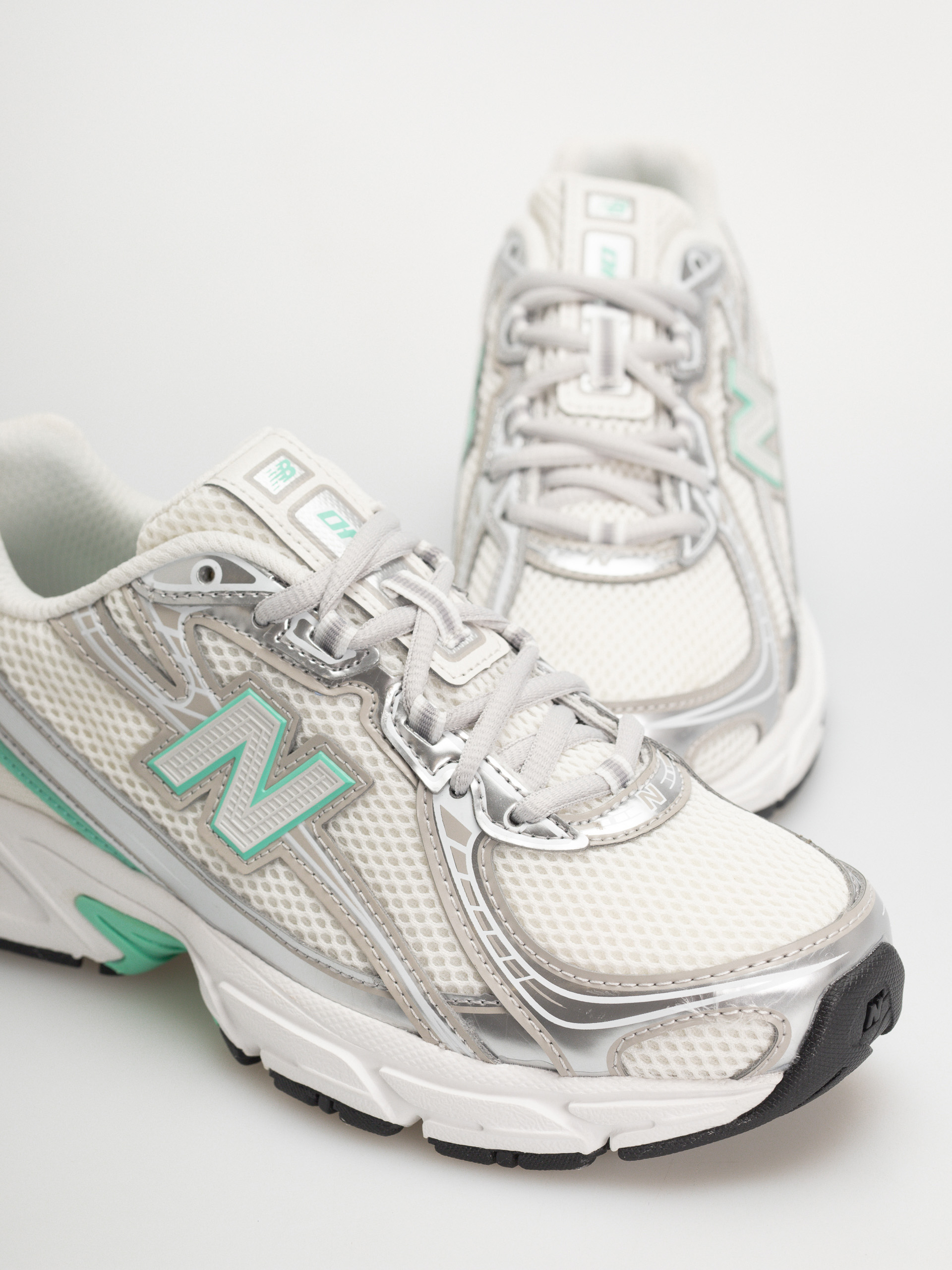 Pantofi New Balance 740 JR (silver metallic/deep end)
