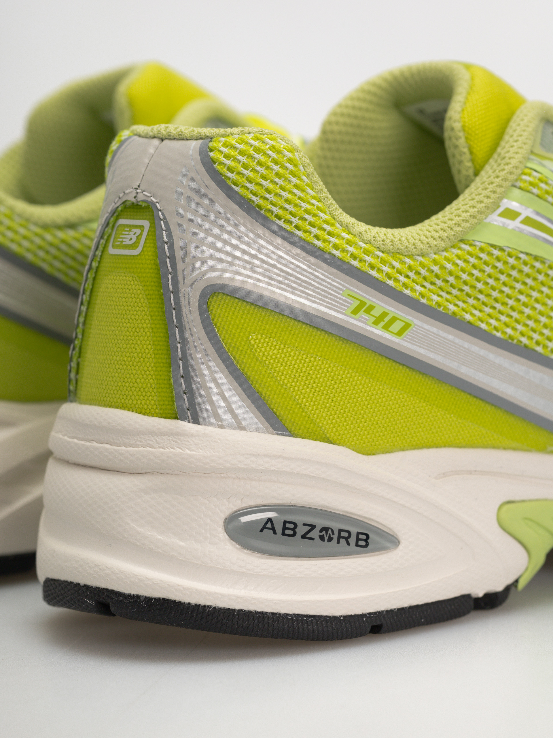 Pantofi New Balance 740 (timberwolf/afterglow)