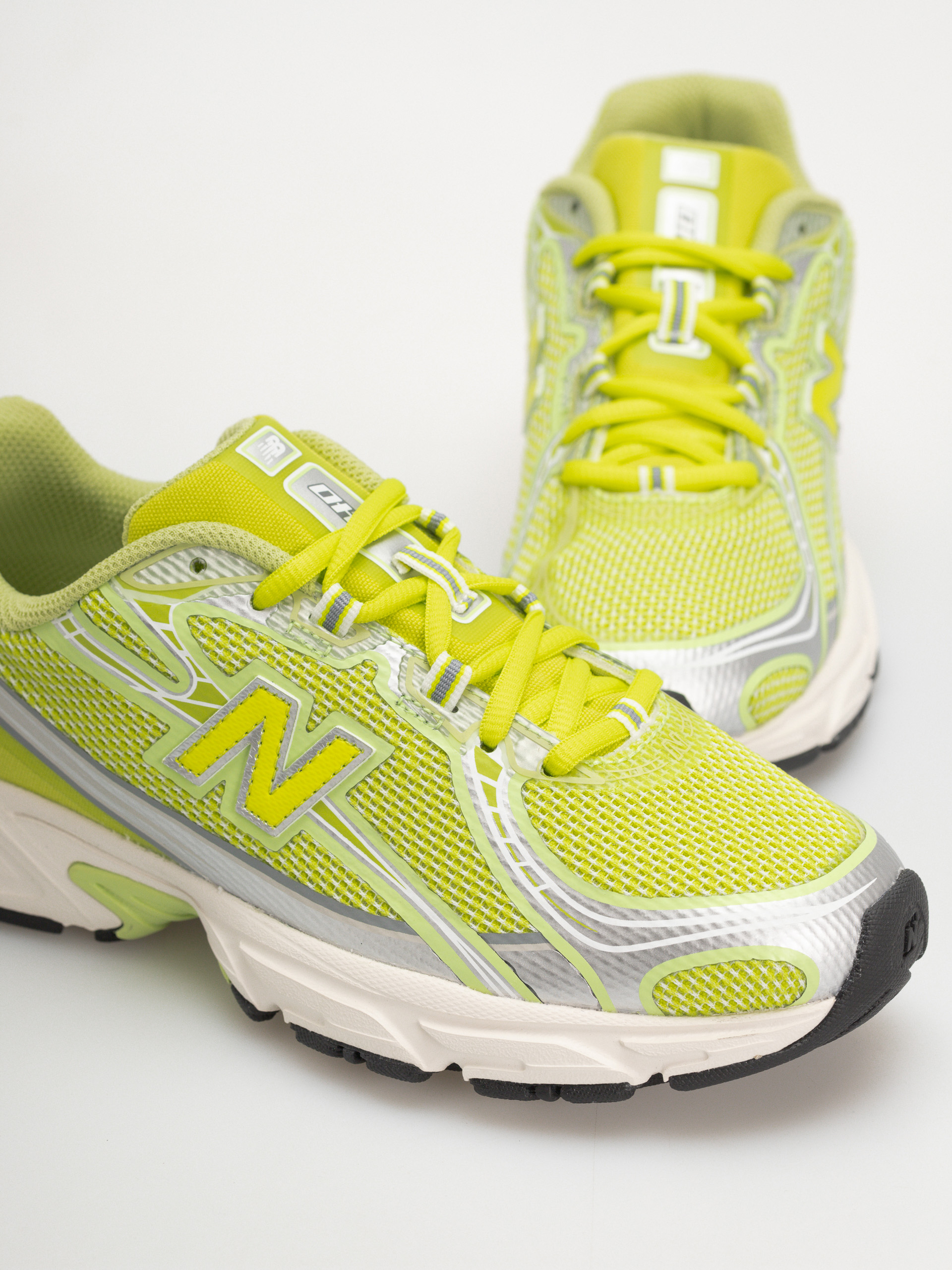 Pantofi New Balance 740 (timberwolf/afterglow)