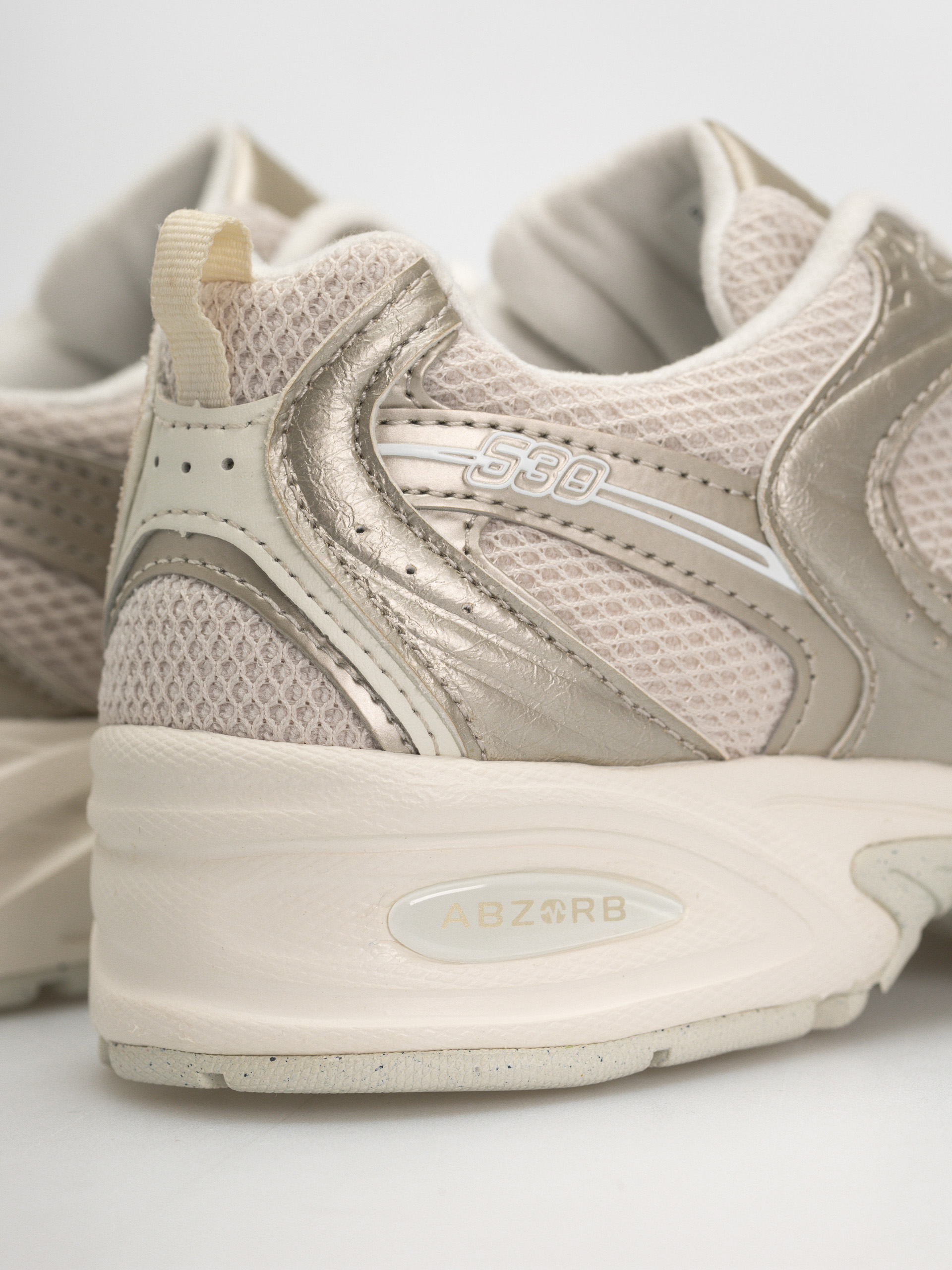 Pantofi New Balance 530 (gold metallic/linen)