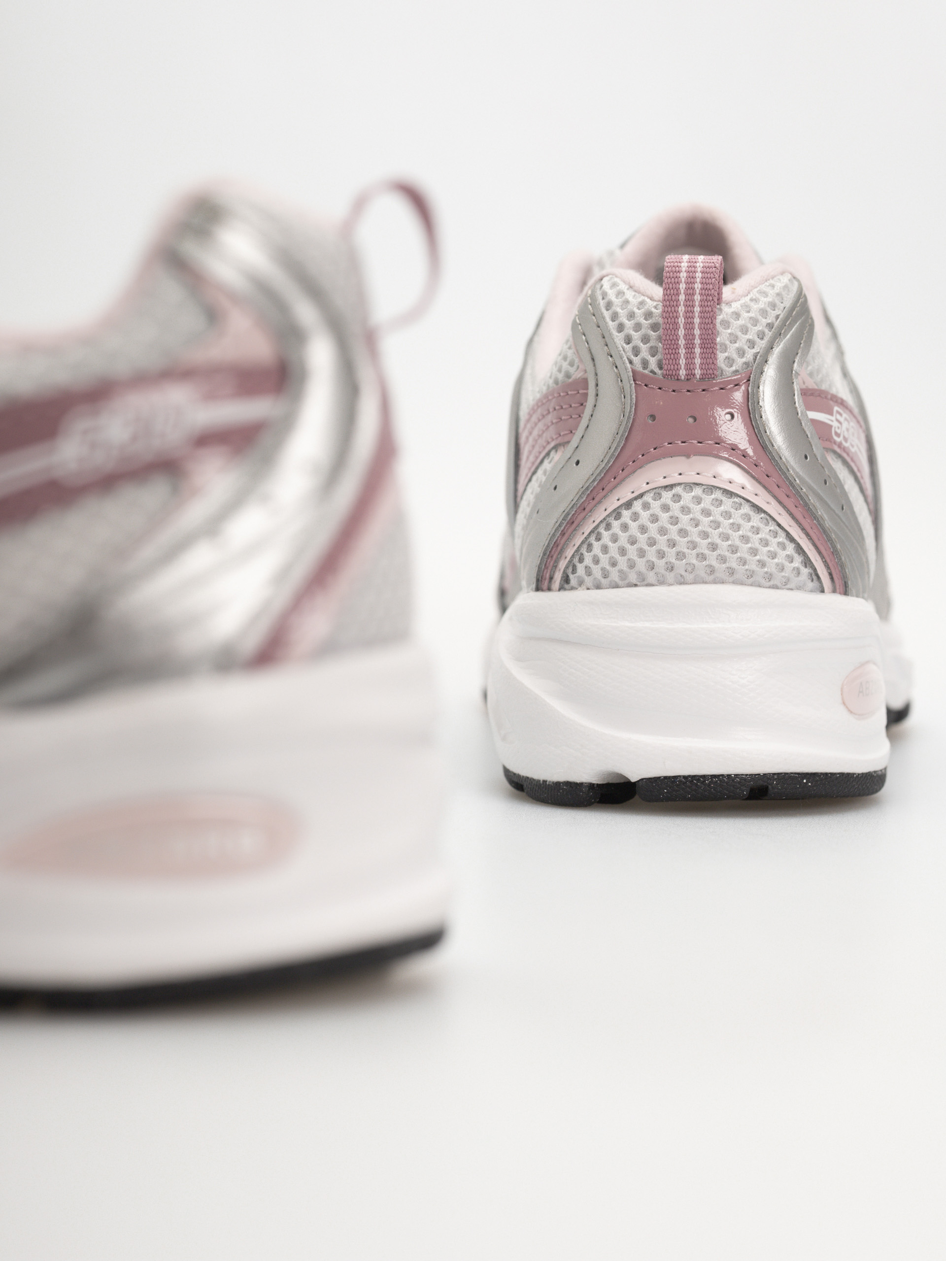 Pantofi New Balance 530 (silver metallic/rosewood)