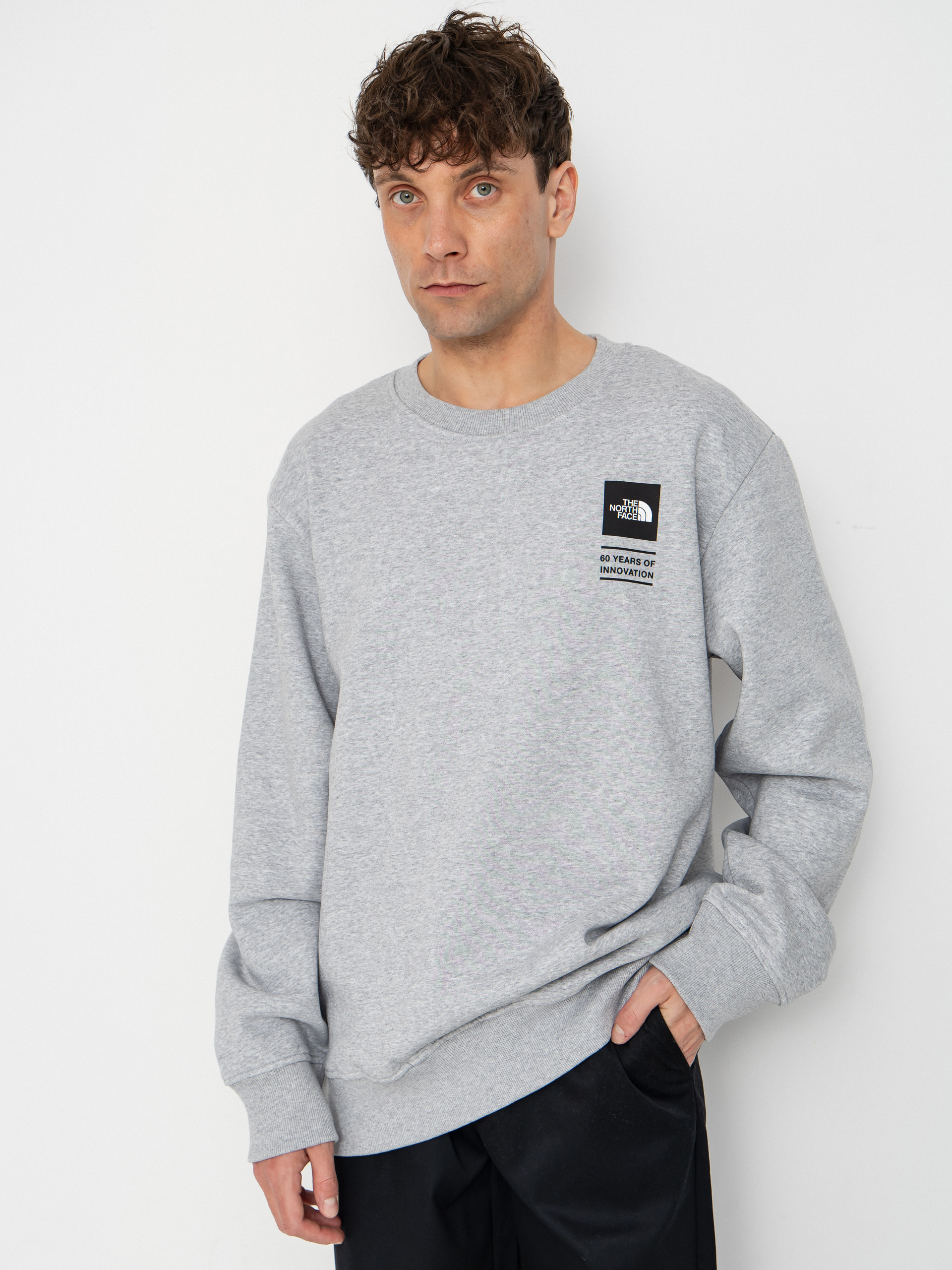 Hanorac The North Face Tnf Celebration Relaxed Crew (tnflightgreyhtr)