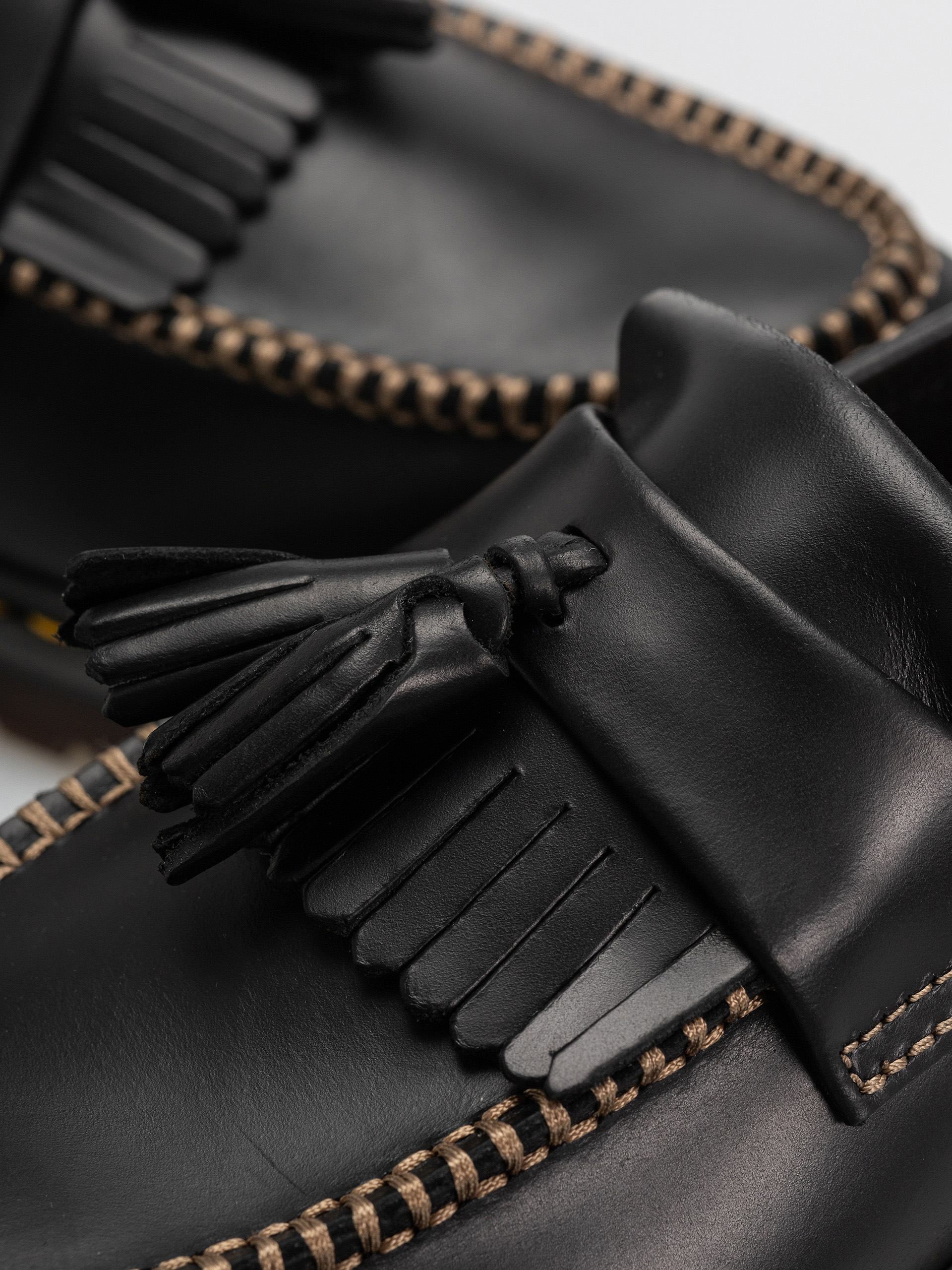 Pantofi Dr. Martens Adrian Ben Tassel Loafer (black orleans)