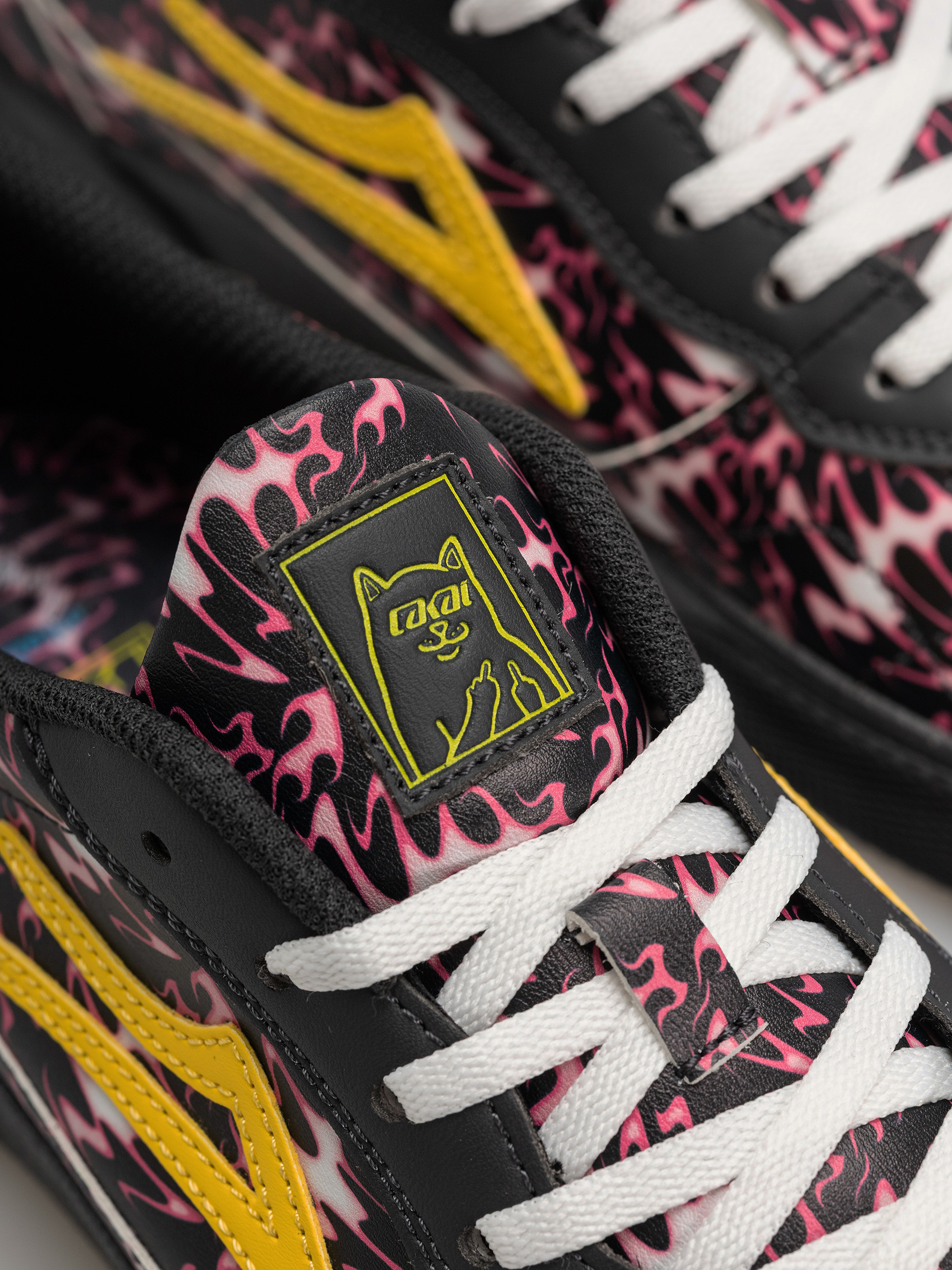 Pantofi Lakai Cambridge Lakai X Rip'N'Dip (pink flame)