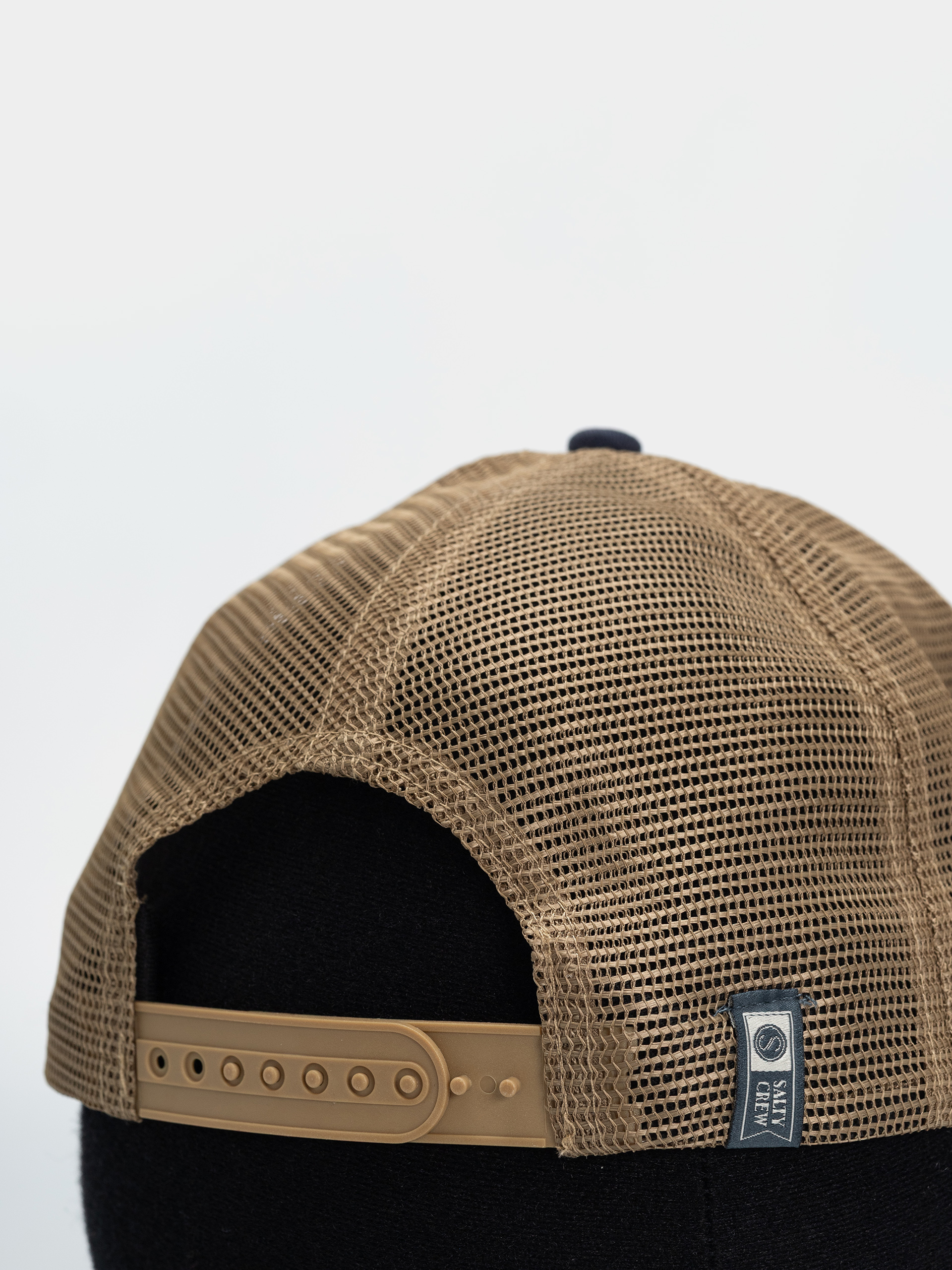 Șapcă Salty Crew Mahi Surface Trucker (navy/gold)