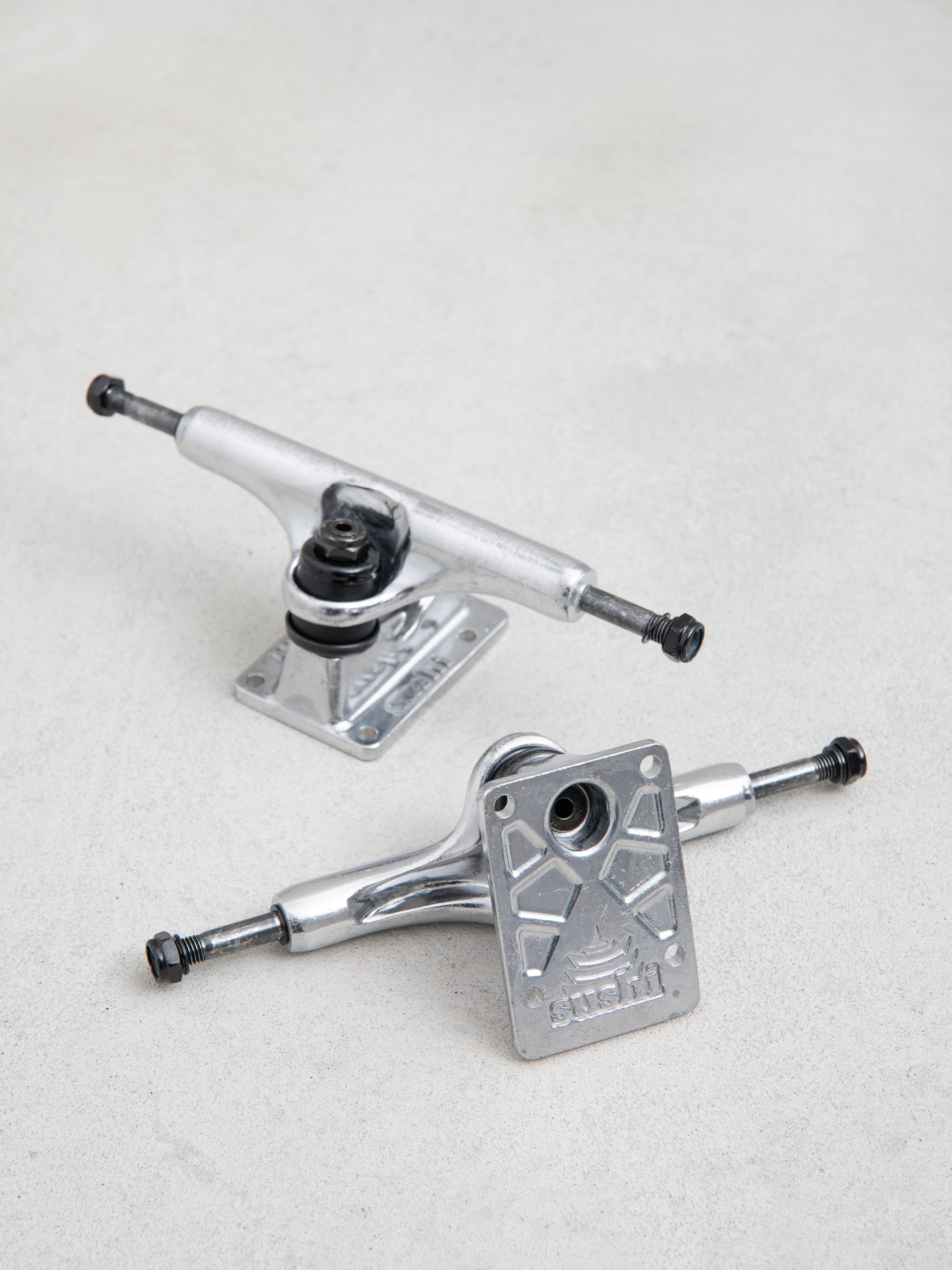 Skateboard Birdhouse Team Logo (black)