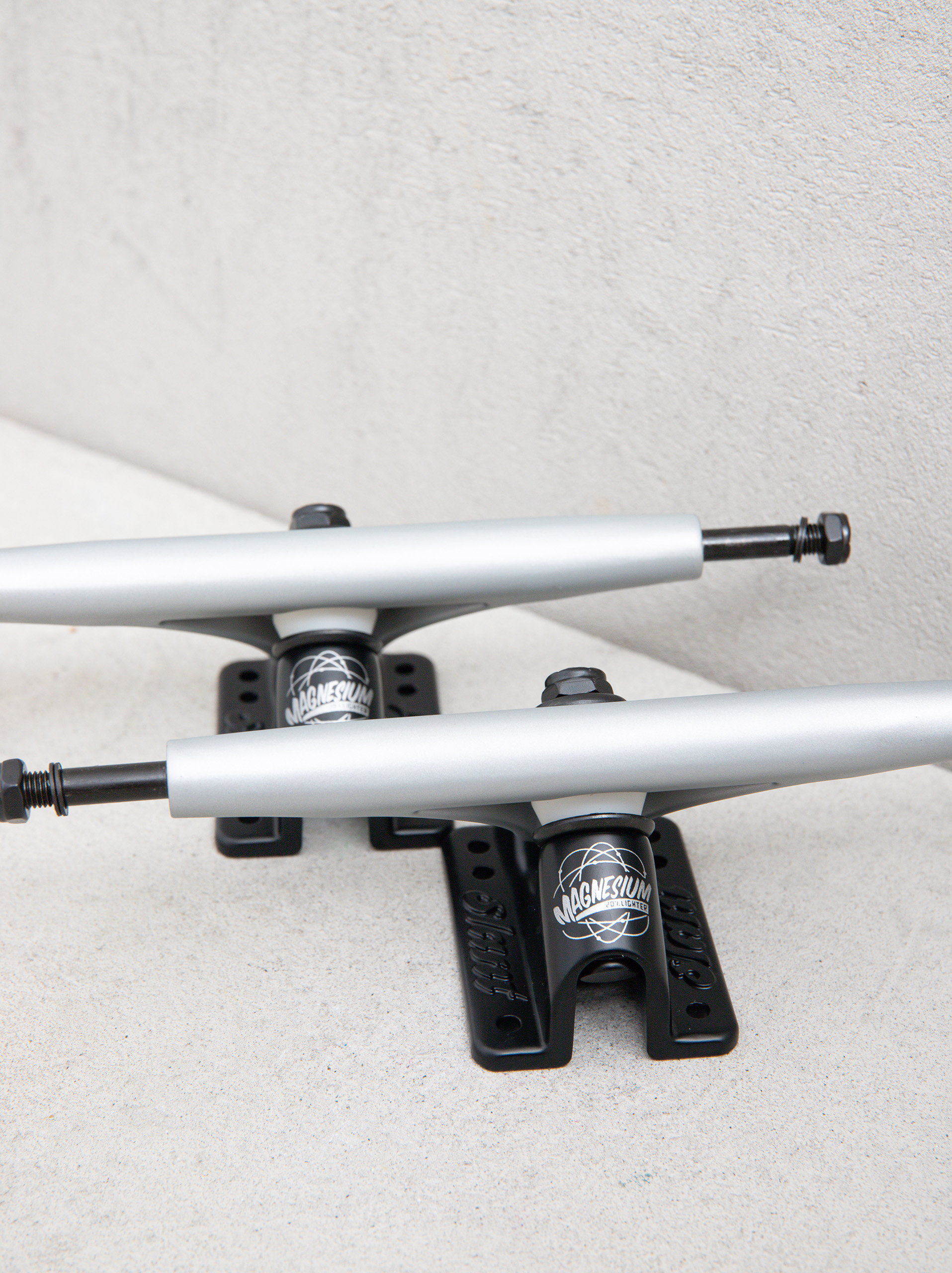 Axe Globe Slant Mag Reverse Kingpin (grey/black)