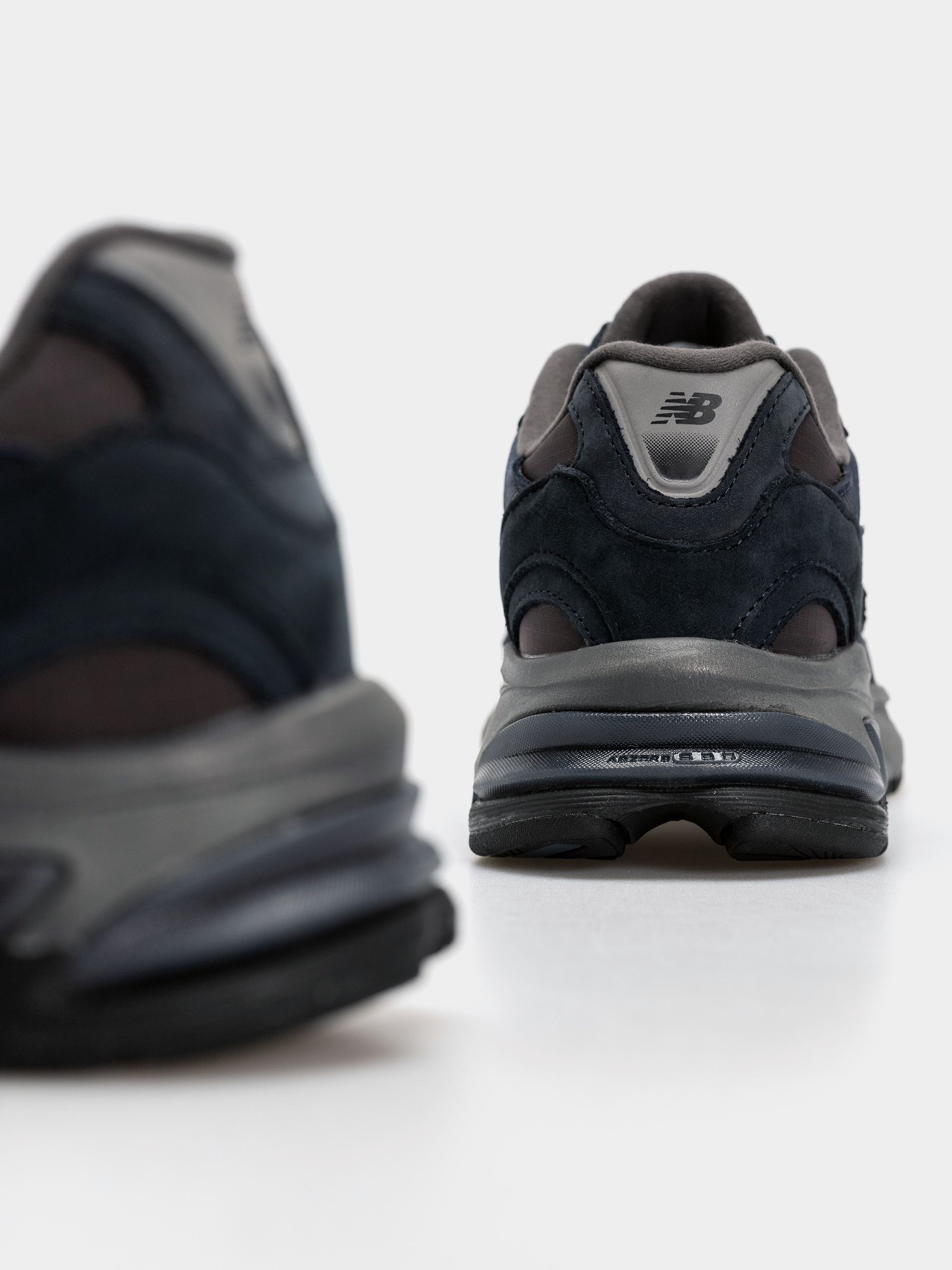 Pantofi New Balance 2010 (outerspace/faded black/eclipse)