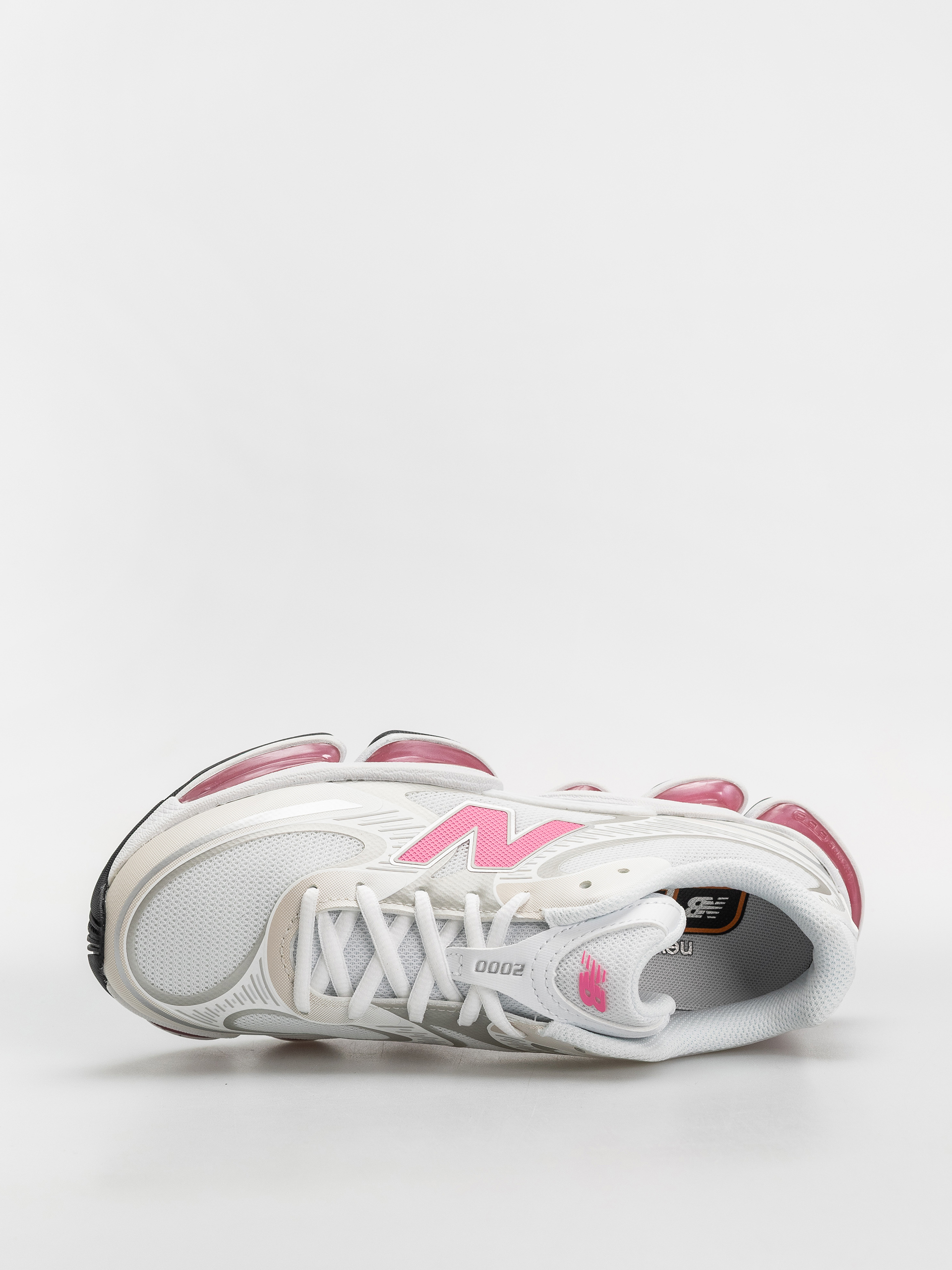 Pantofi New Balance 2000 (103 white/30% lighter pink heat)
