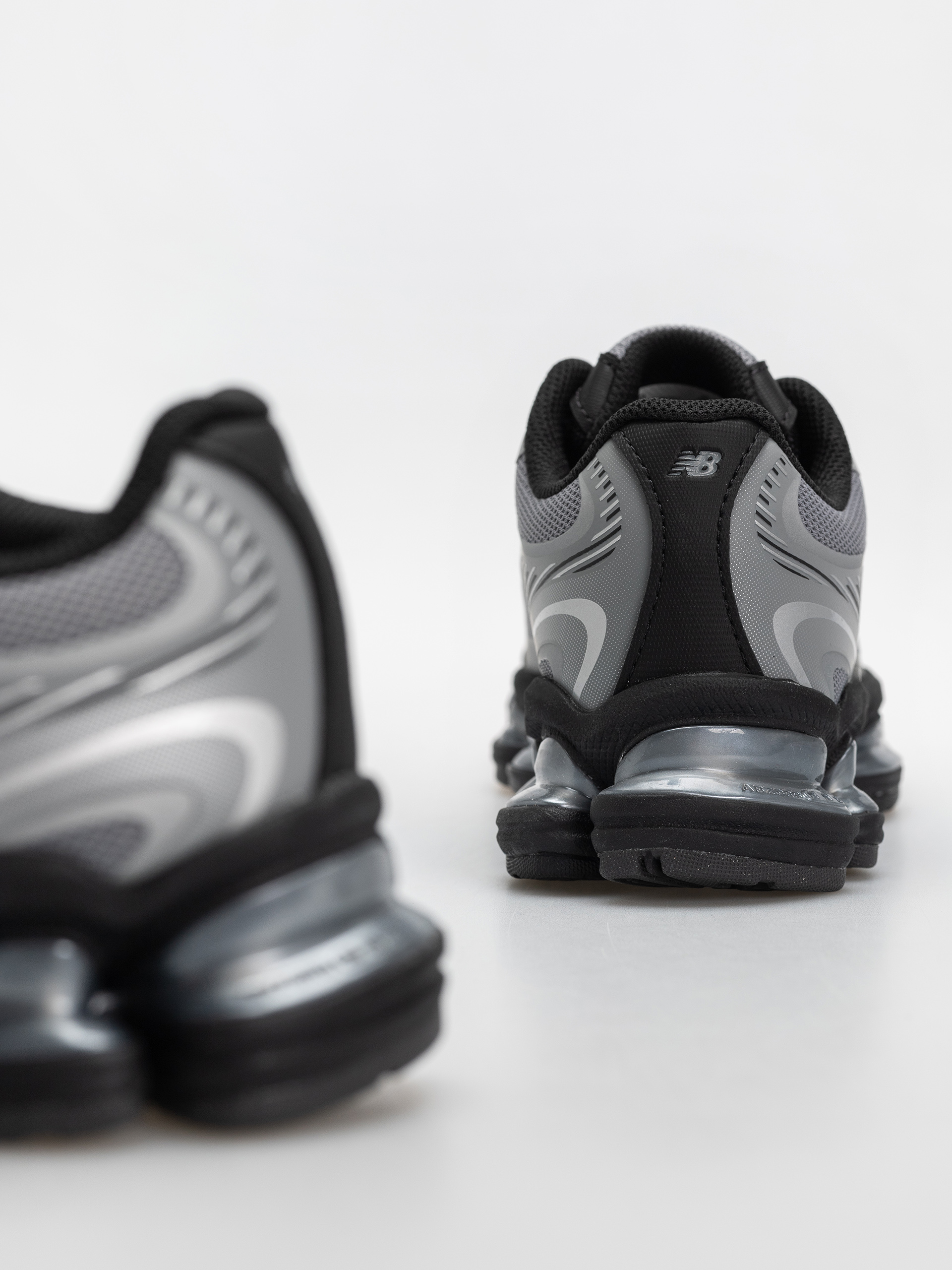 Pantofi New Balance 2000 (slate grey/silver metallic)