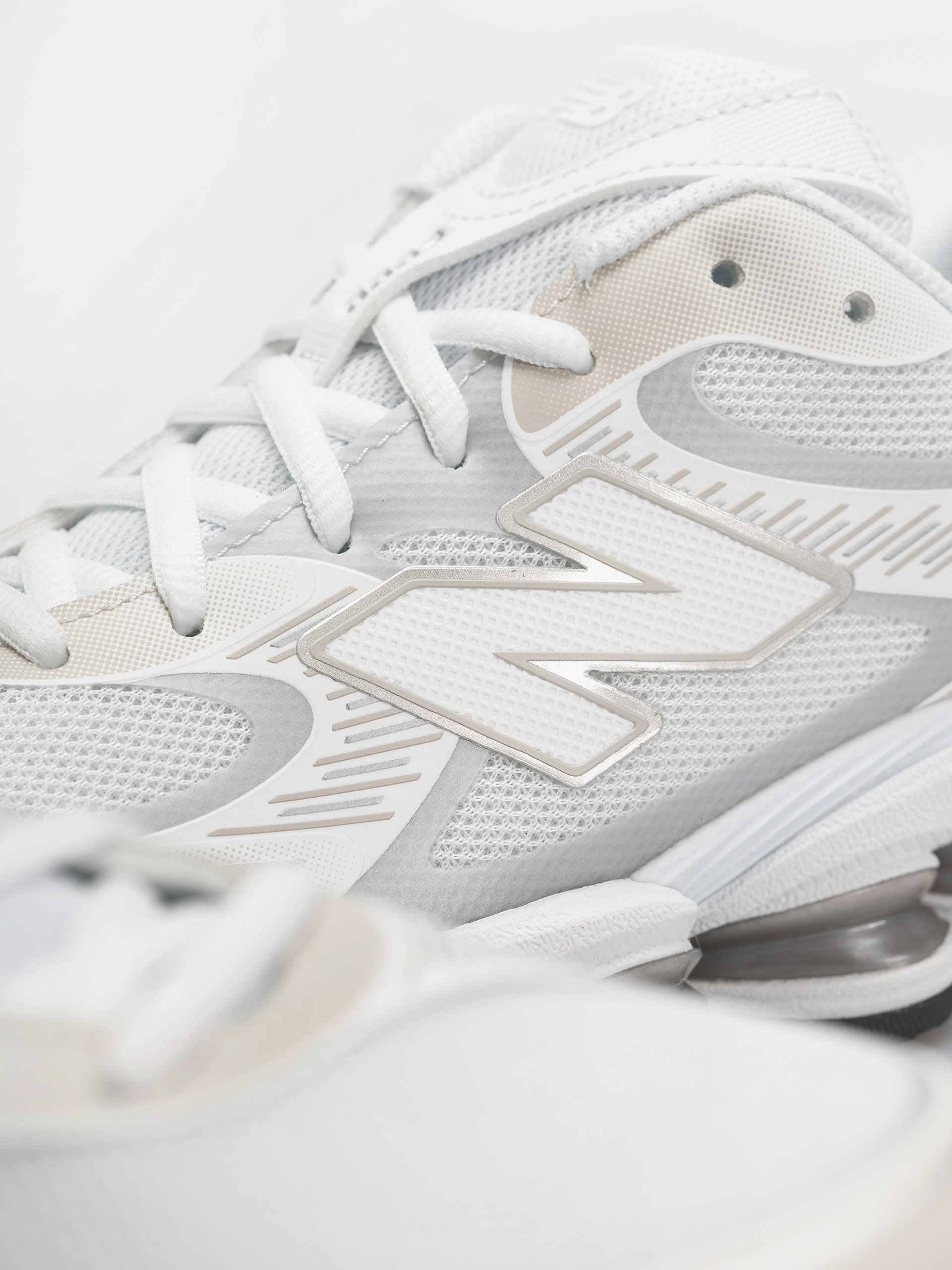 Pantofi New Balance 2000 (103 white/silver metallic)