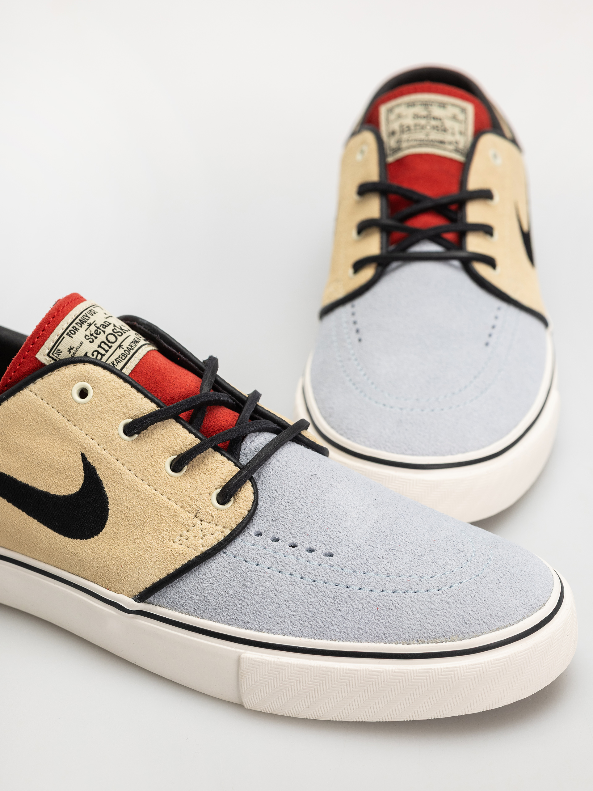 Pantofi Nike SB Zoom Janoski OG+ (alabaster/alabaster chile red)