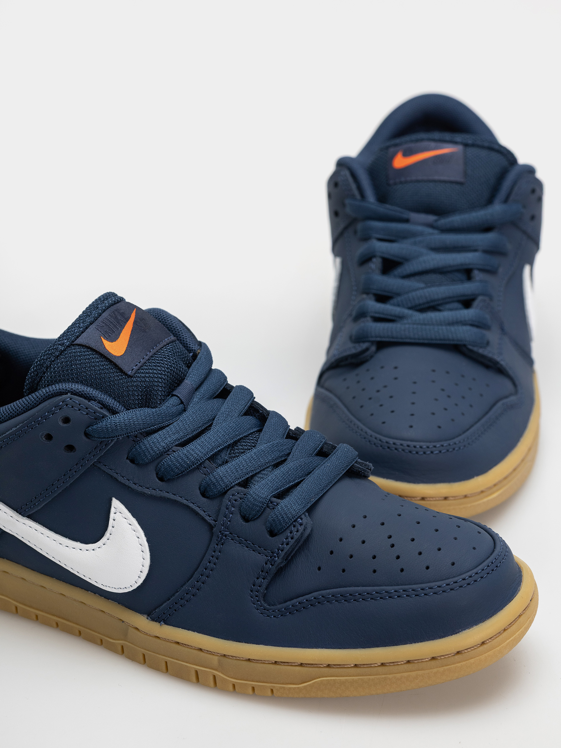 Pantofi Nike SB Dunk Low Pro (navy/white navy gum light brown)